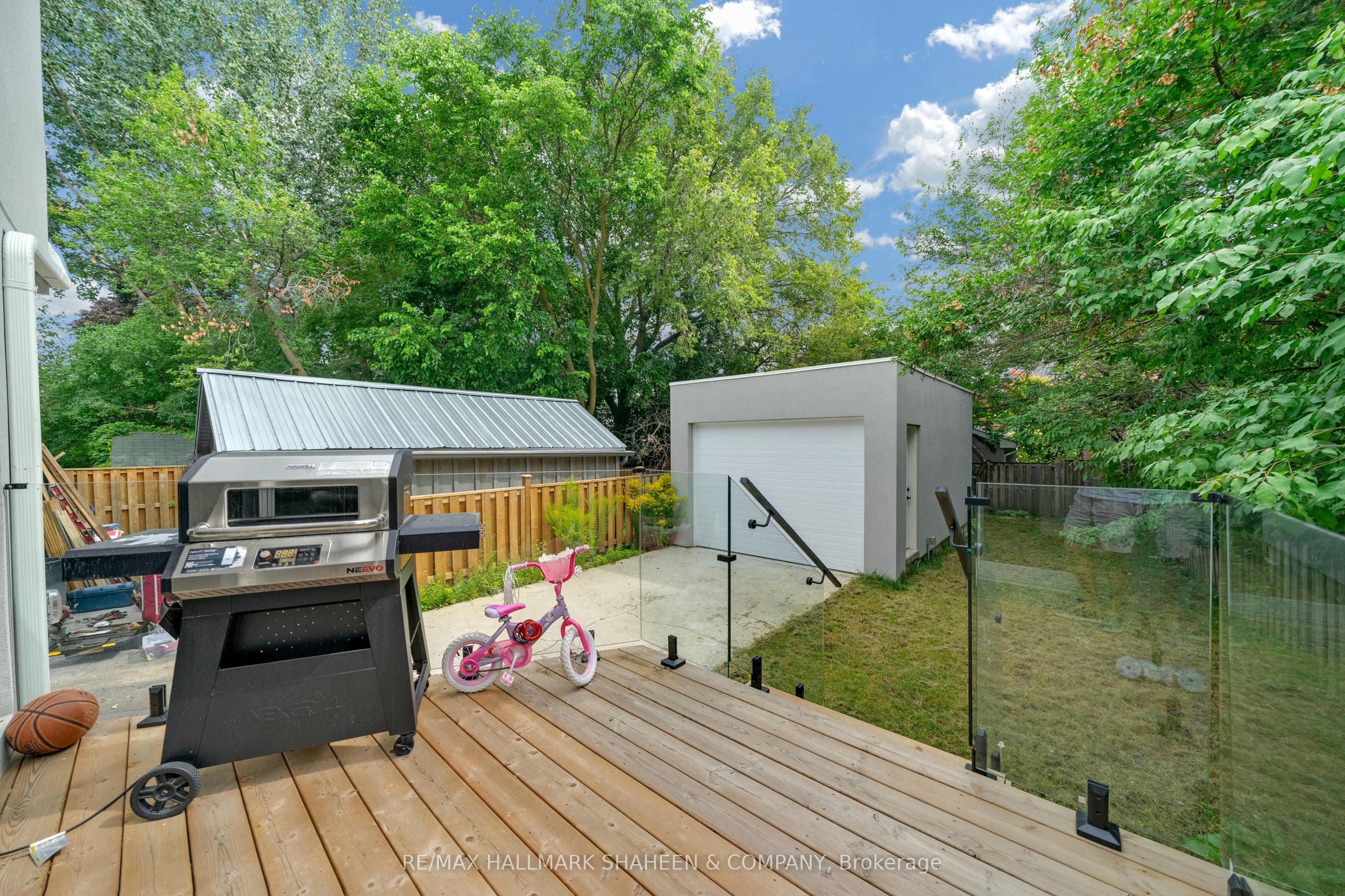 207 Sutherland Drive Property Photo 47