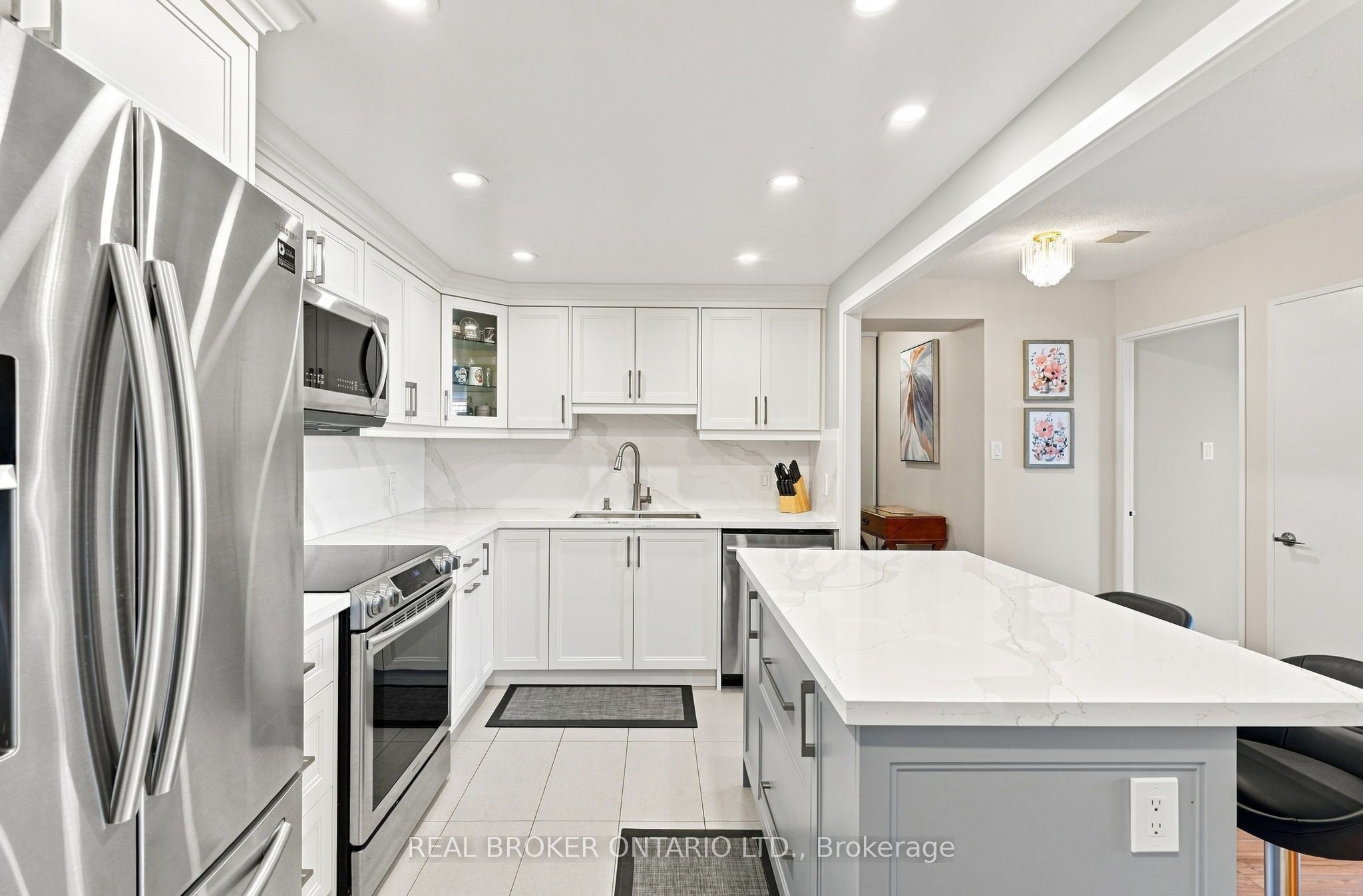 205 Wynford Drive 2207 Property Photo 7