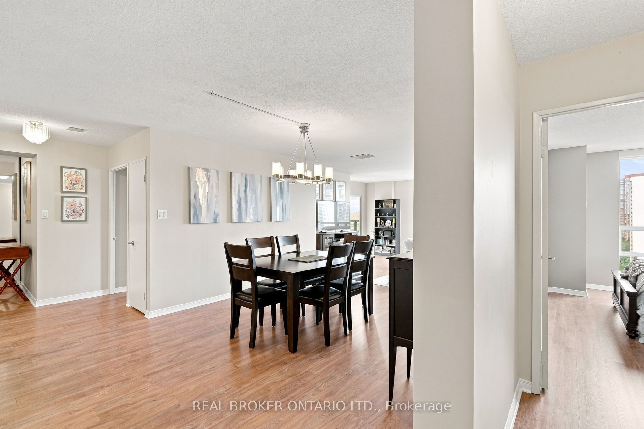 205 Wynford Drive 2207 Property Photo 11