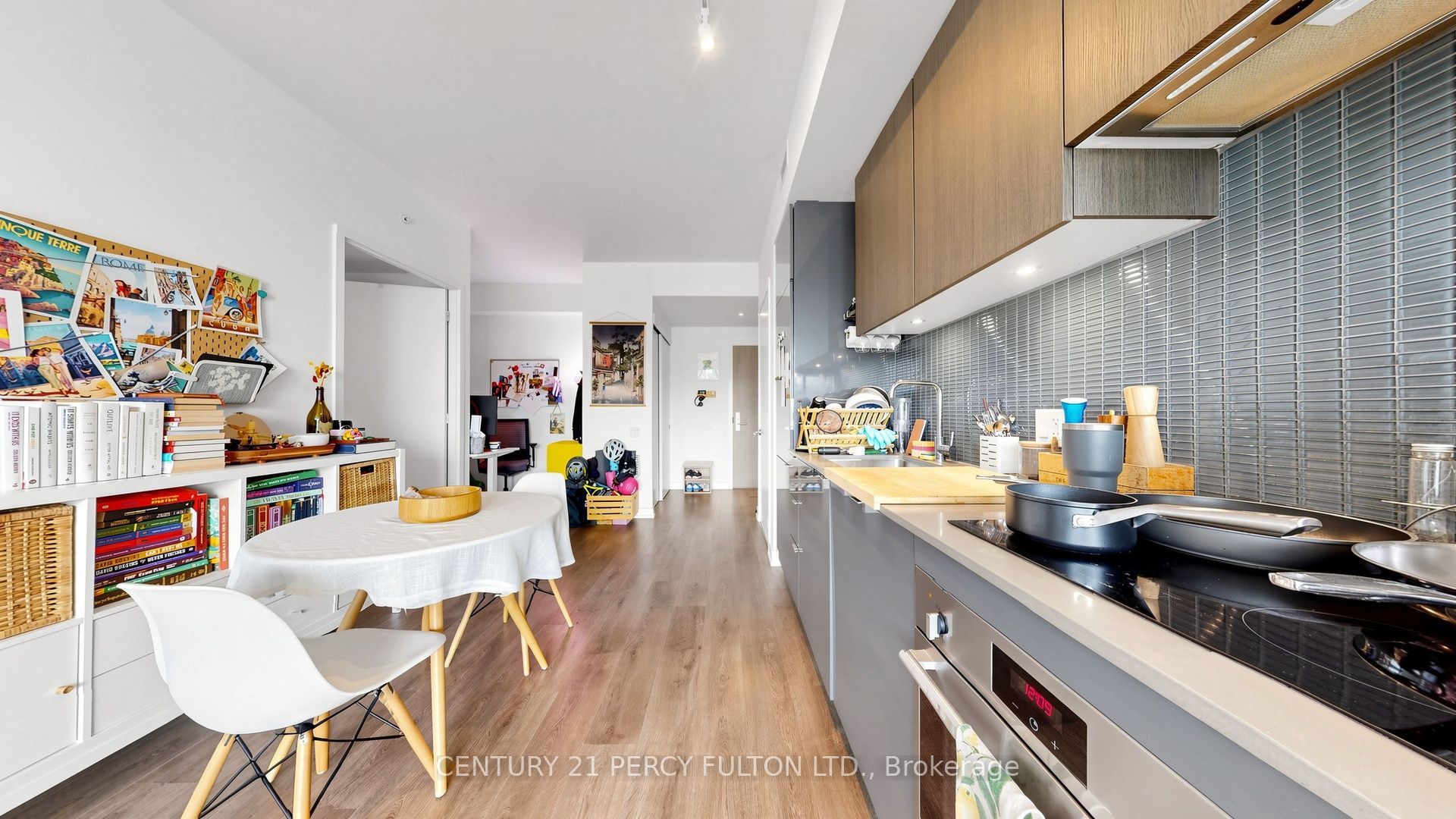161 Roehampton Avenue 4207 Property Photo 13