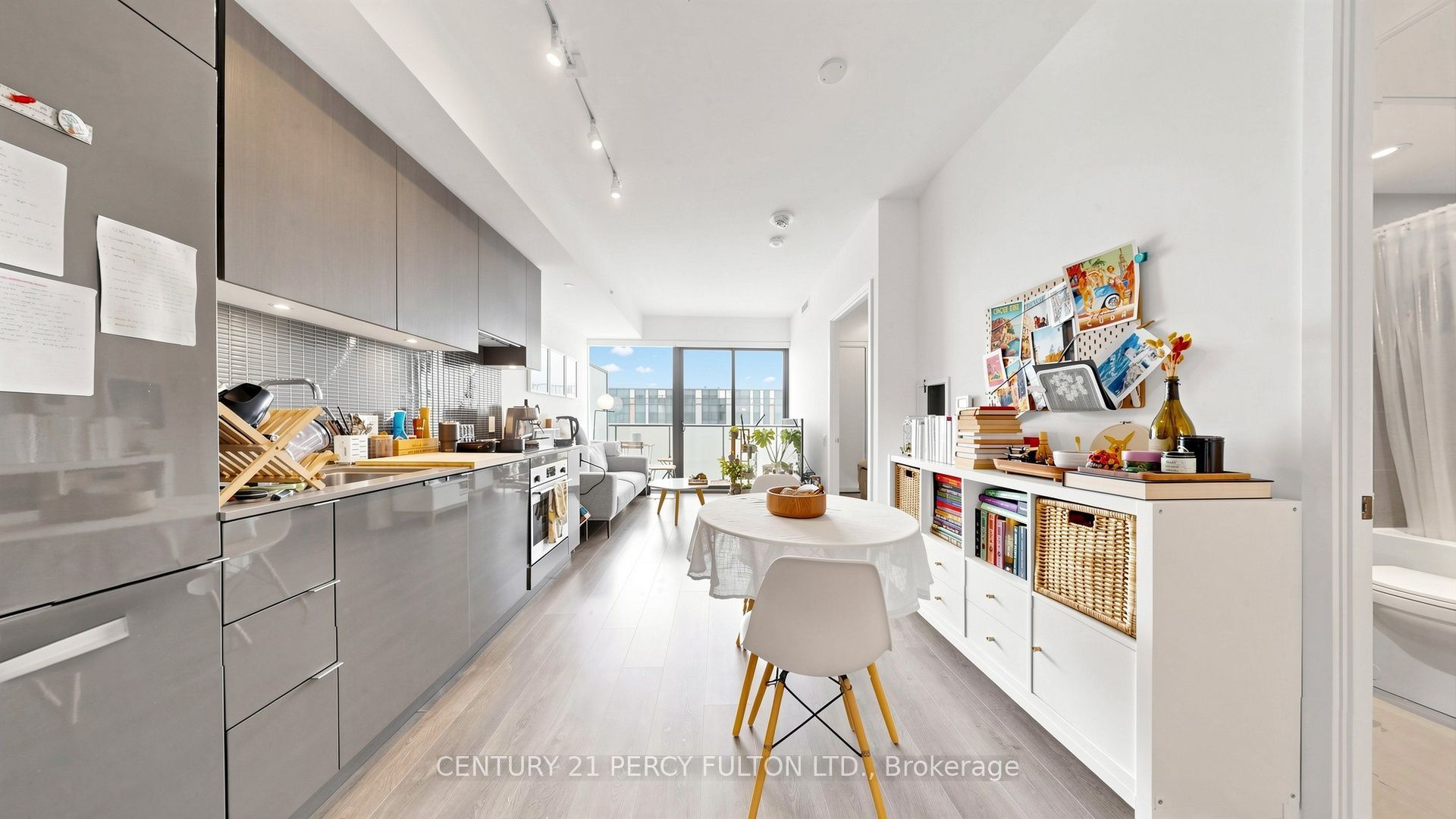 161 Roehampton Avenue 4207 Property Photo 18