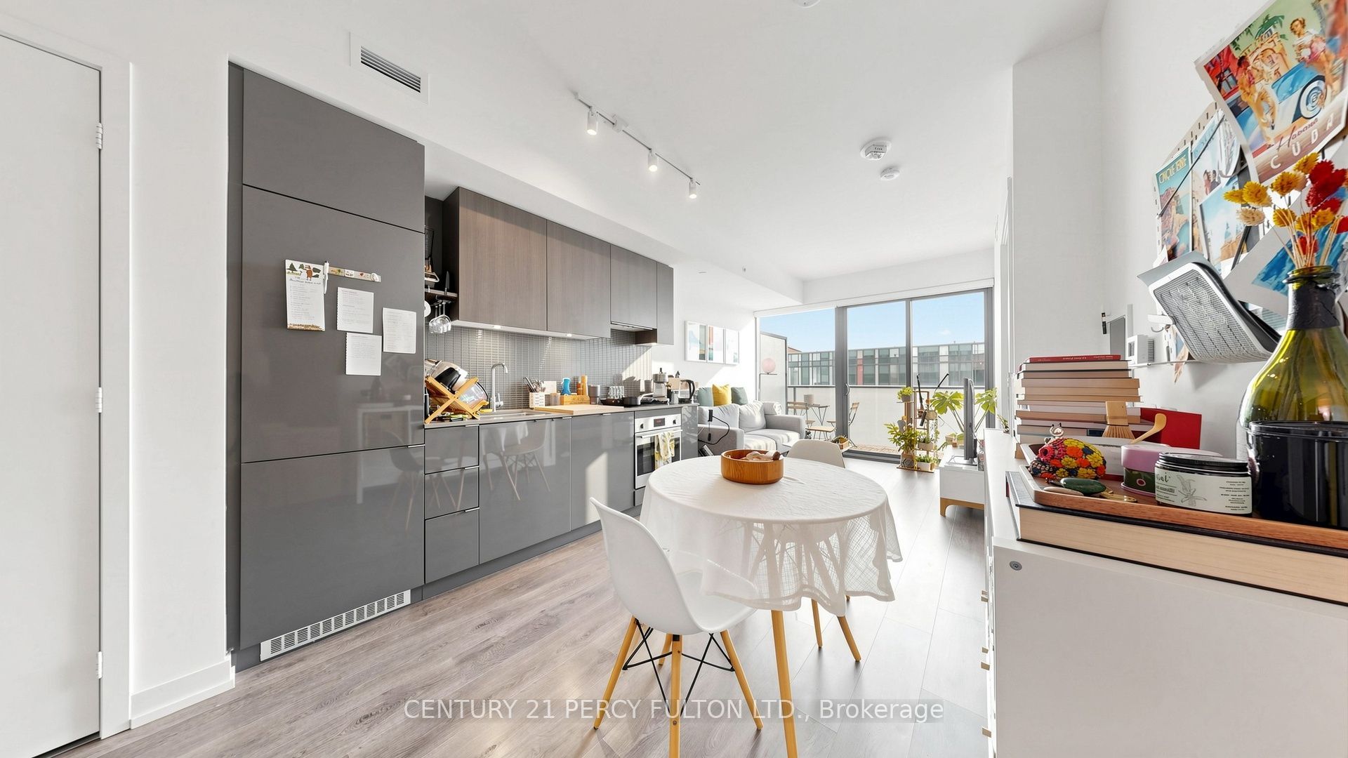 161 Roehampton Avenue 4207 Property Photo 19