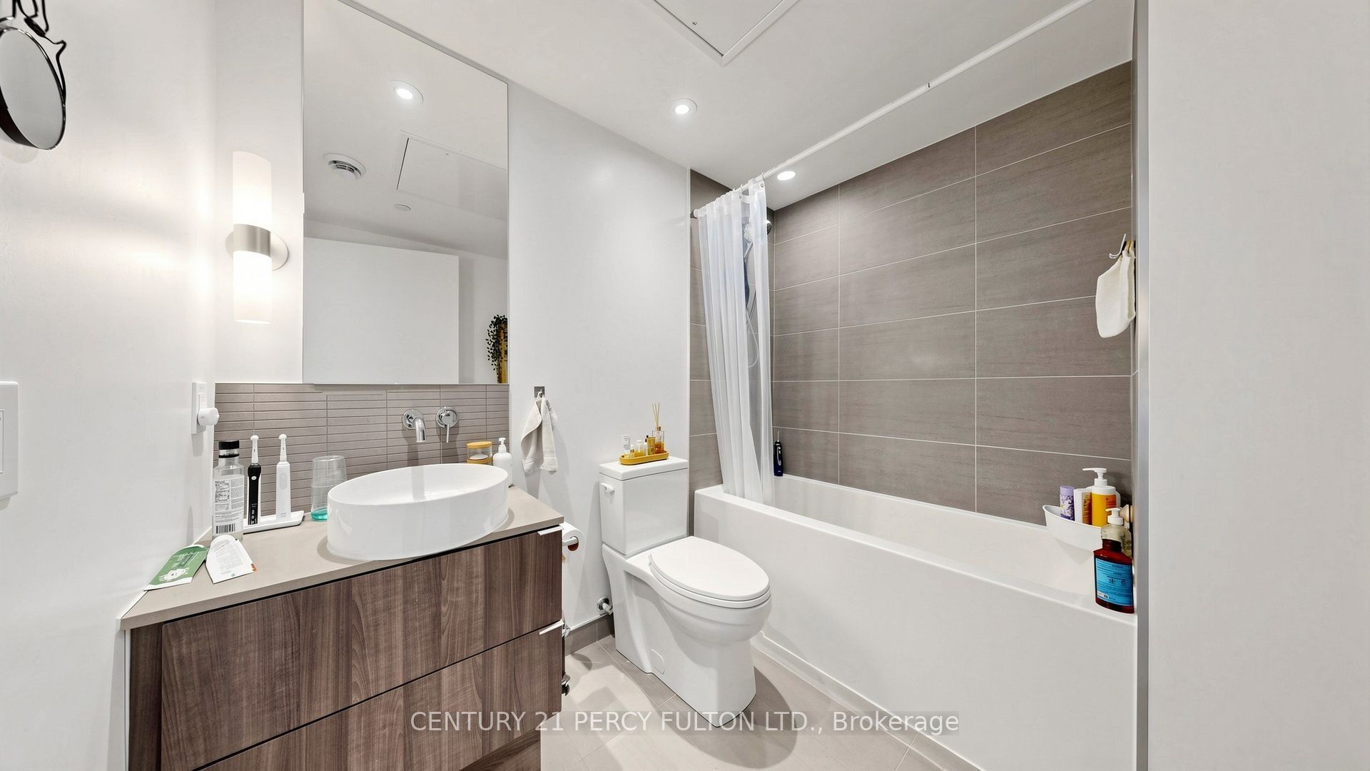 161 Roehampton Avenue 4207 Property Photo 25