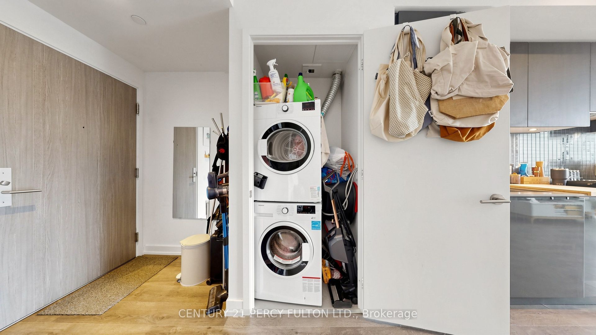 161 Roehampton Avenue 4207 Property Photo 27