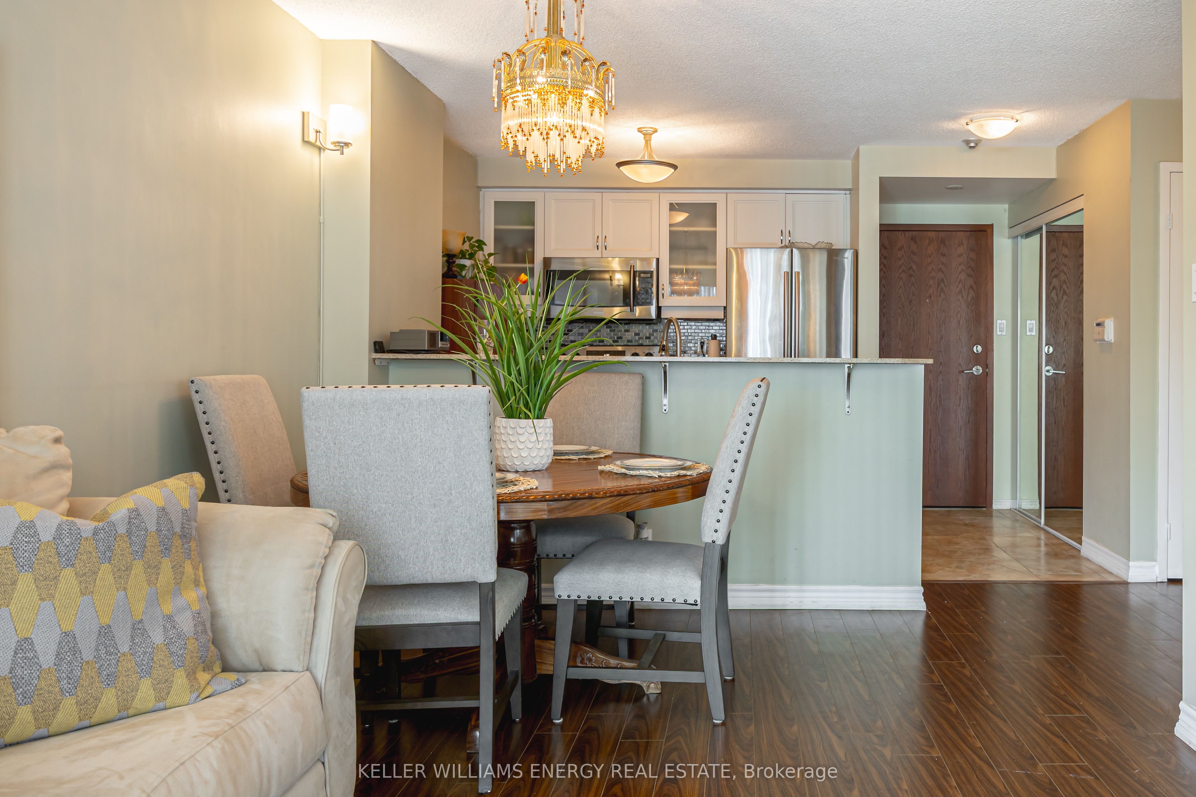 10 Yonge Street 1604 Property Photo 6