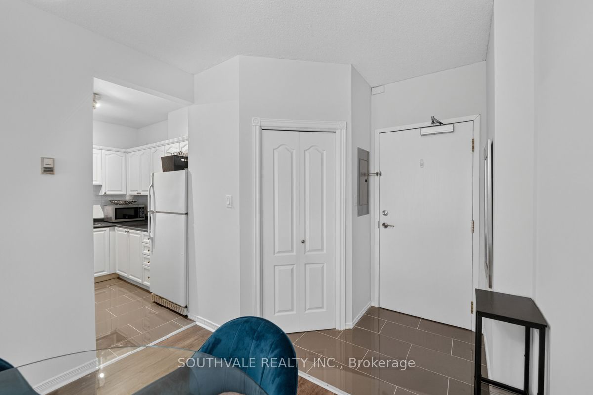 393 King St. W 1107 Property Photo 12