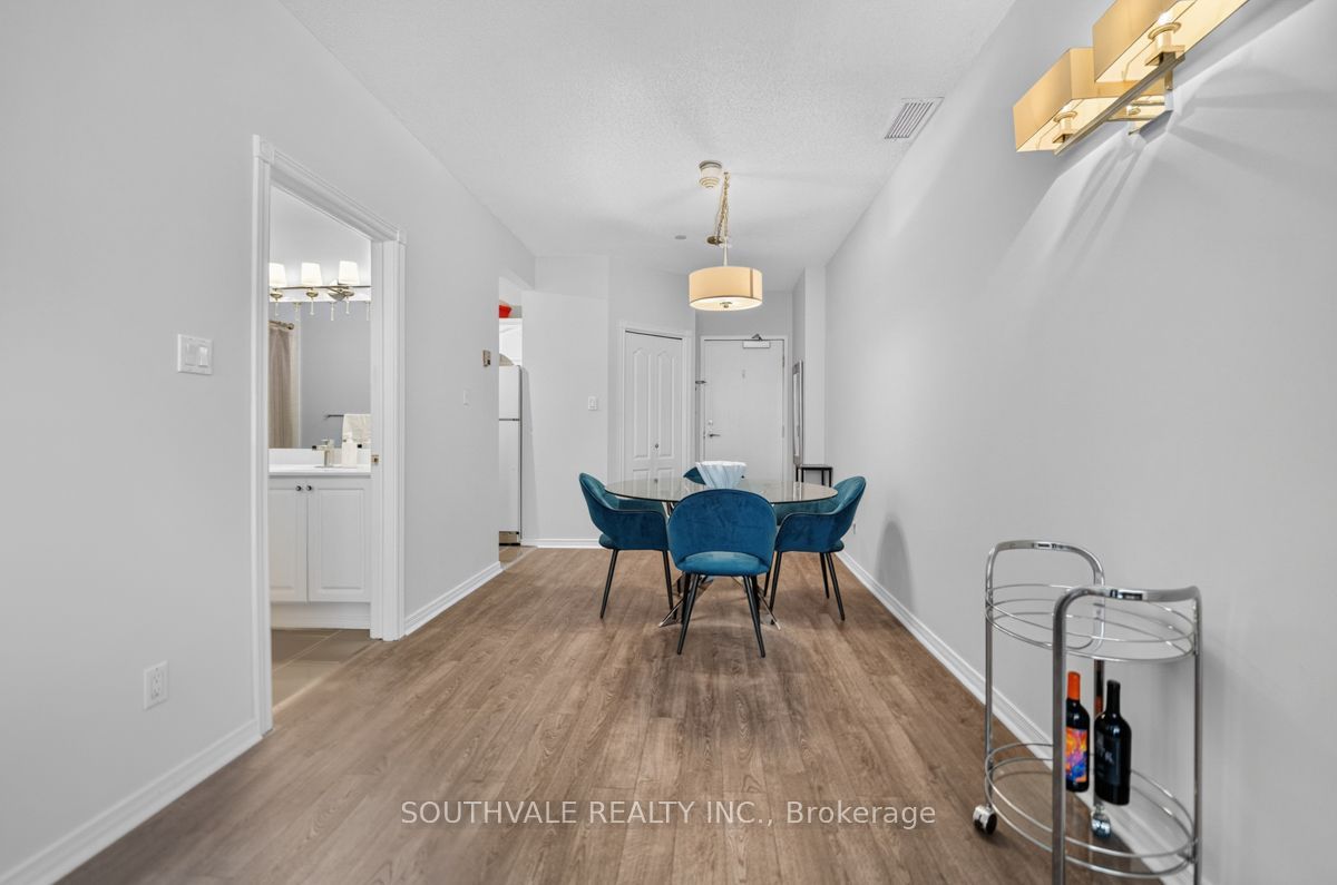 393 King St. W 1107 Property Photo 16