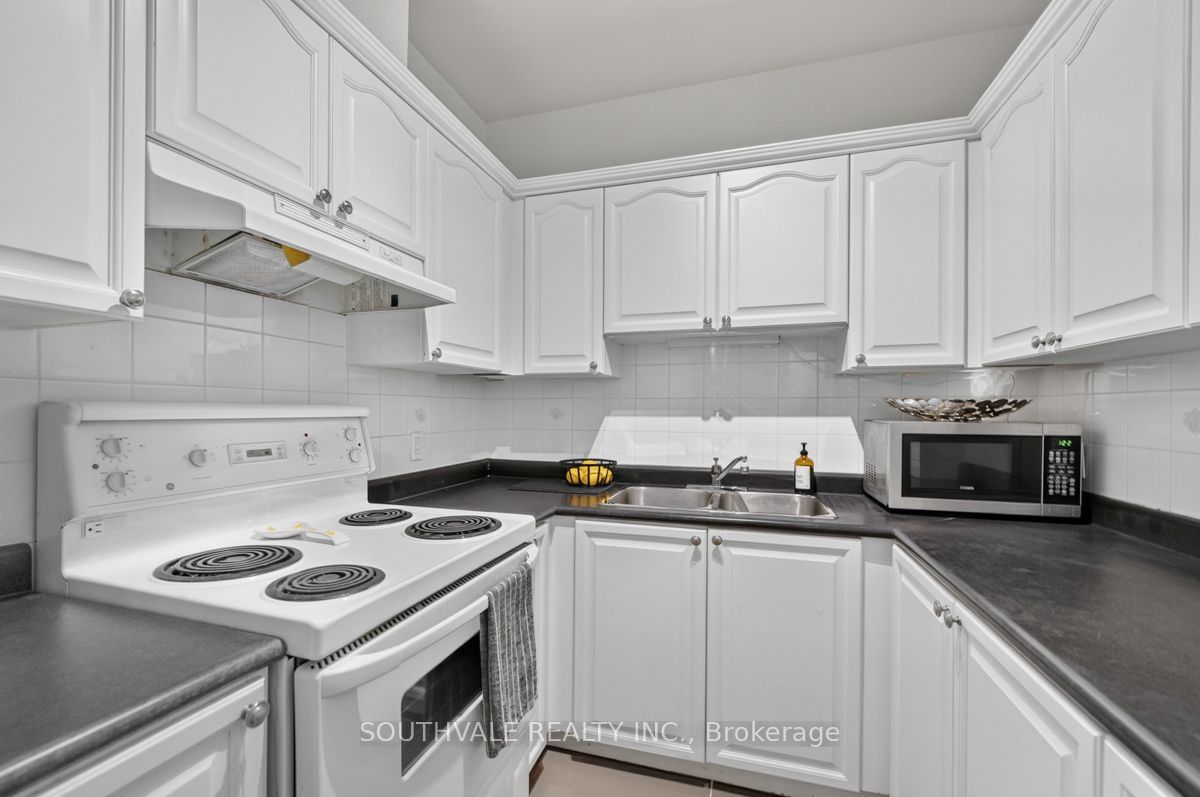 393 King St. W 1107 Property Photo 21
