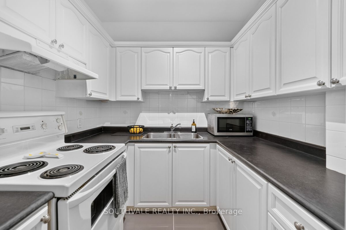 393 King St. W 1107 Property Photo 22