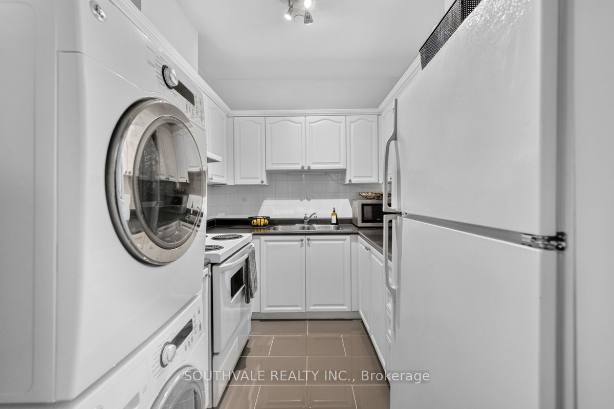 393 King St. W 1107 Property Photo 23