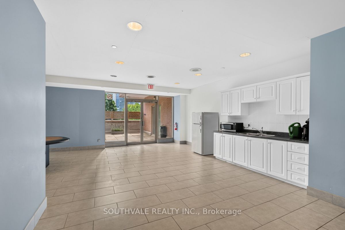 393 King St. W 1107 Property Photo 28