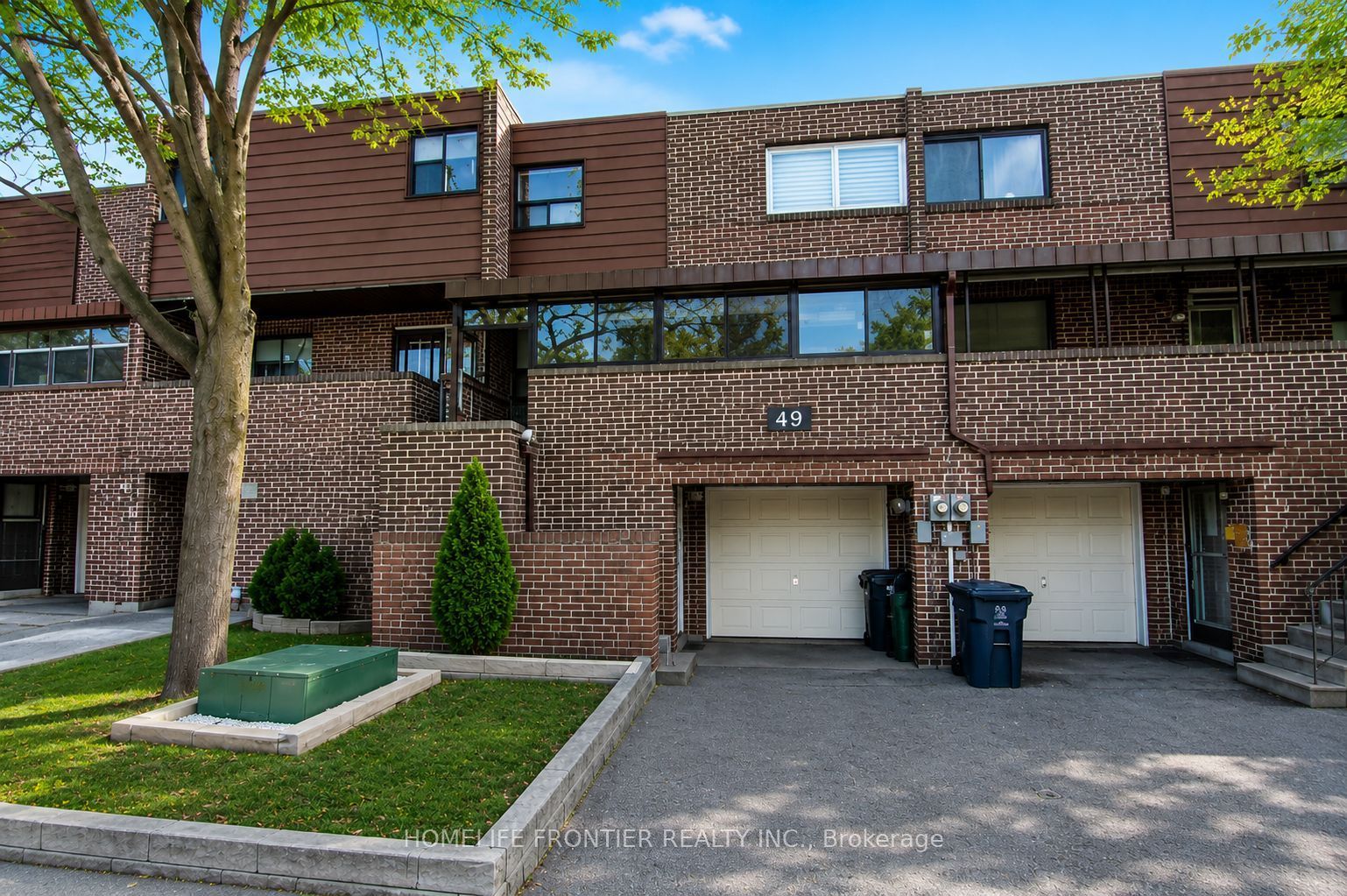 49 Red Robin Way Main And Upper Level Property Photo 1
