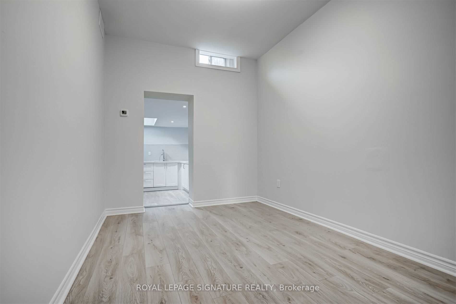 604a Queen Street W Property Photo 13