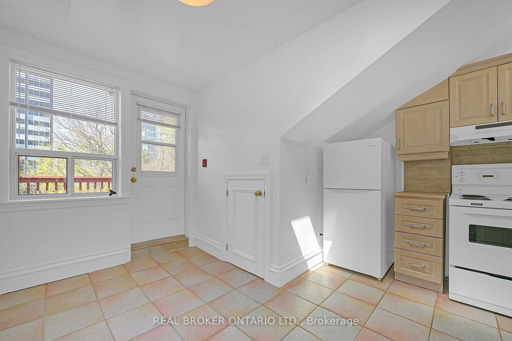 12 Foxbar Road 3 Property Photo 13