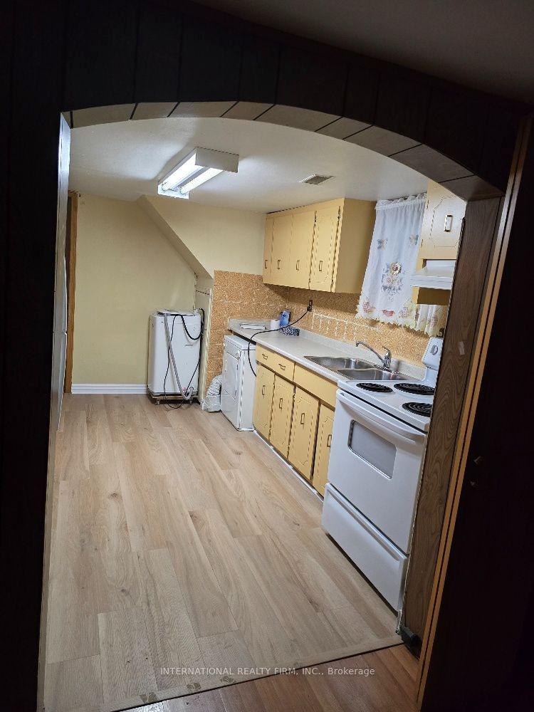 607 Coldstream Avenue Property Photo 6