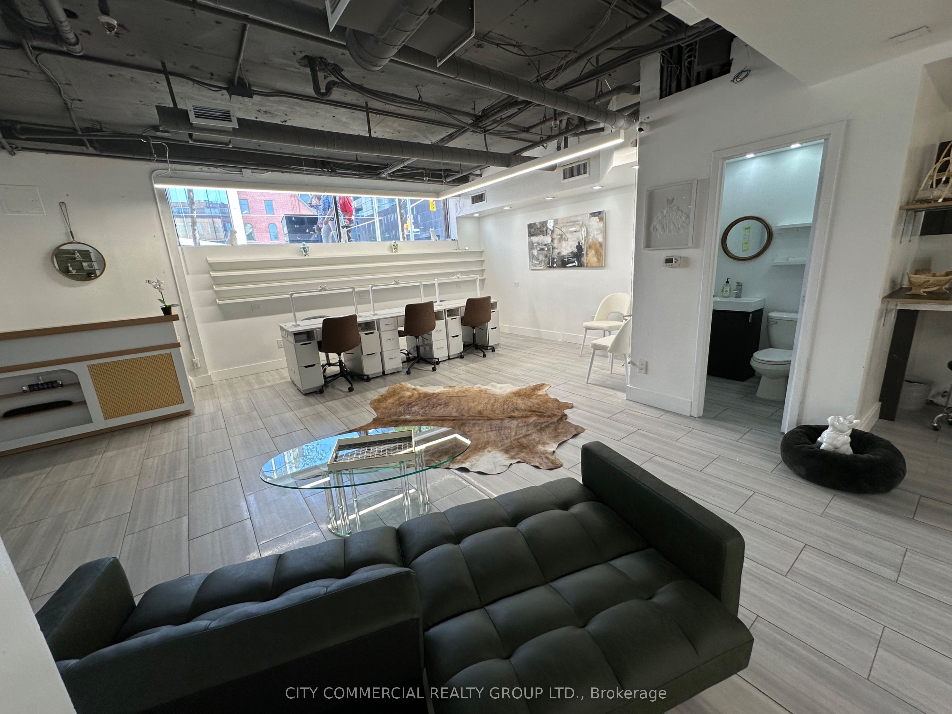 1300 Bay Street Ll2 And Ll3 Property Photo 7