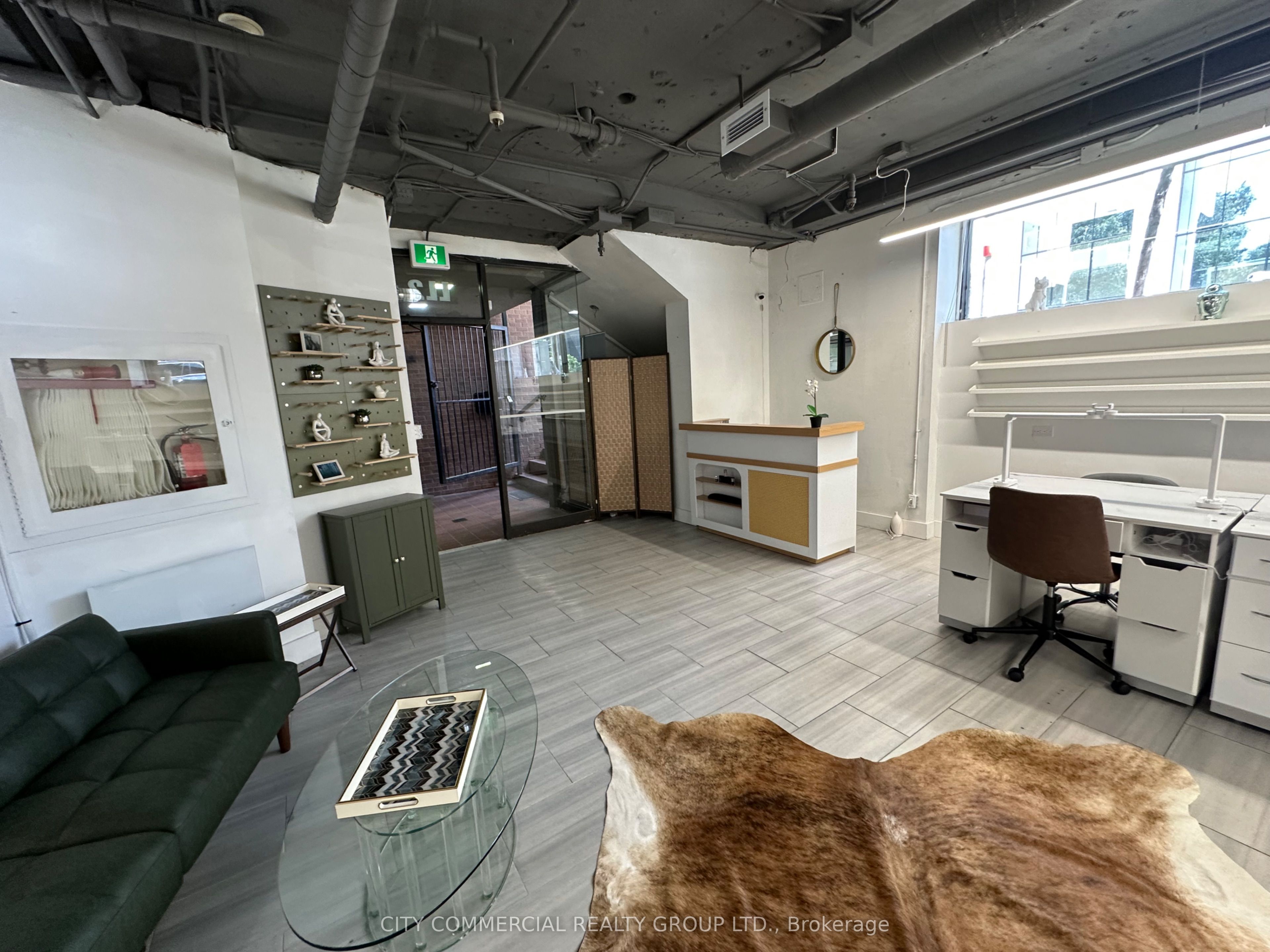 1300 Bay Street Ll2 And Ll3 Property Photo 8