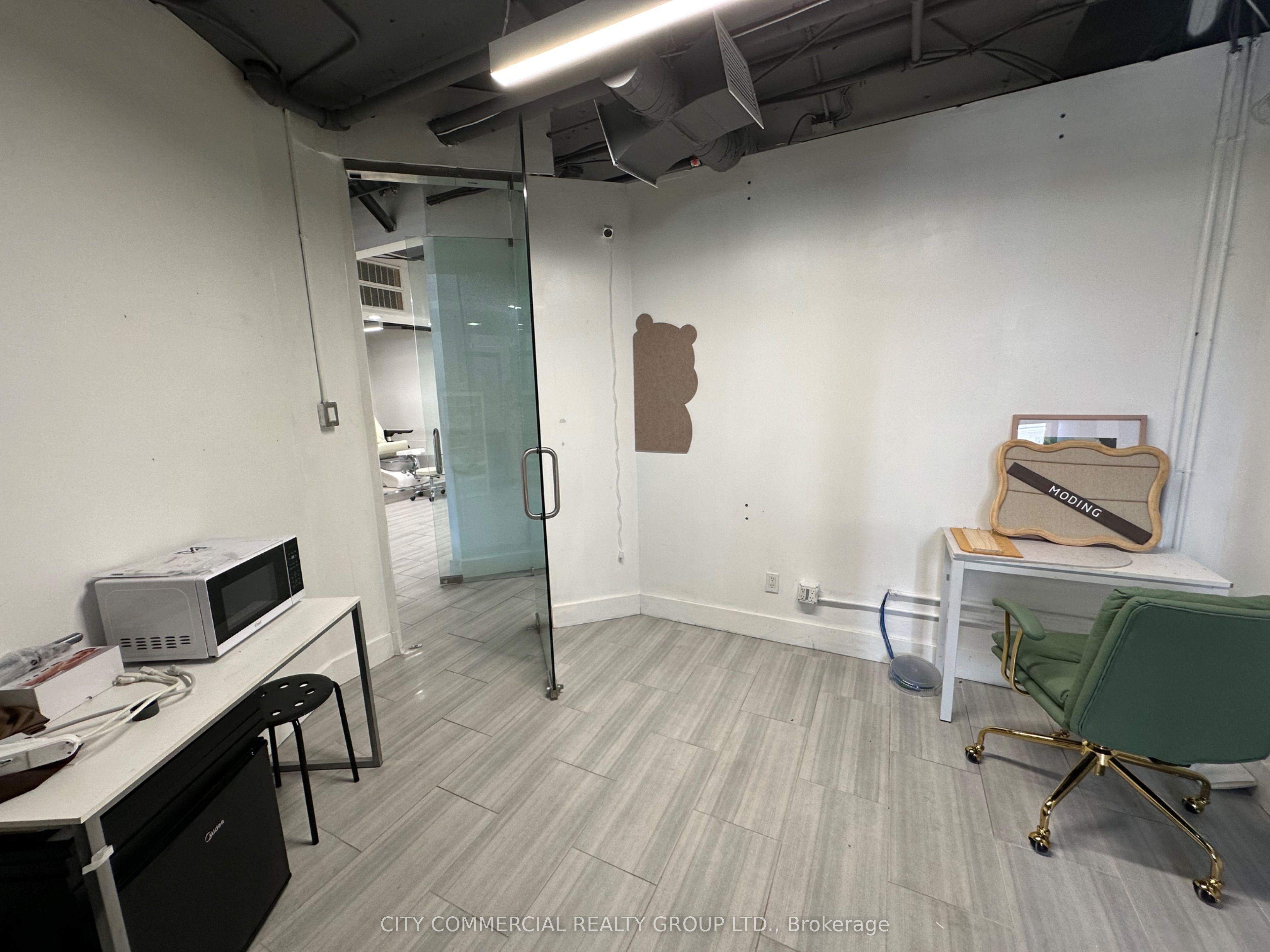 1300 Bay Street Ll2 And Ll3 Property Photo 10