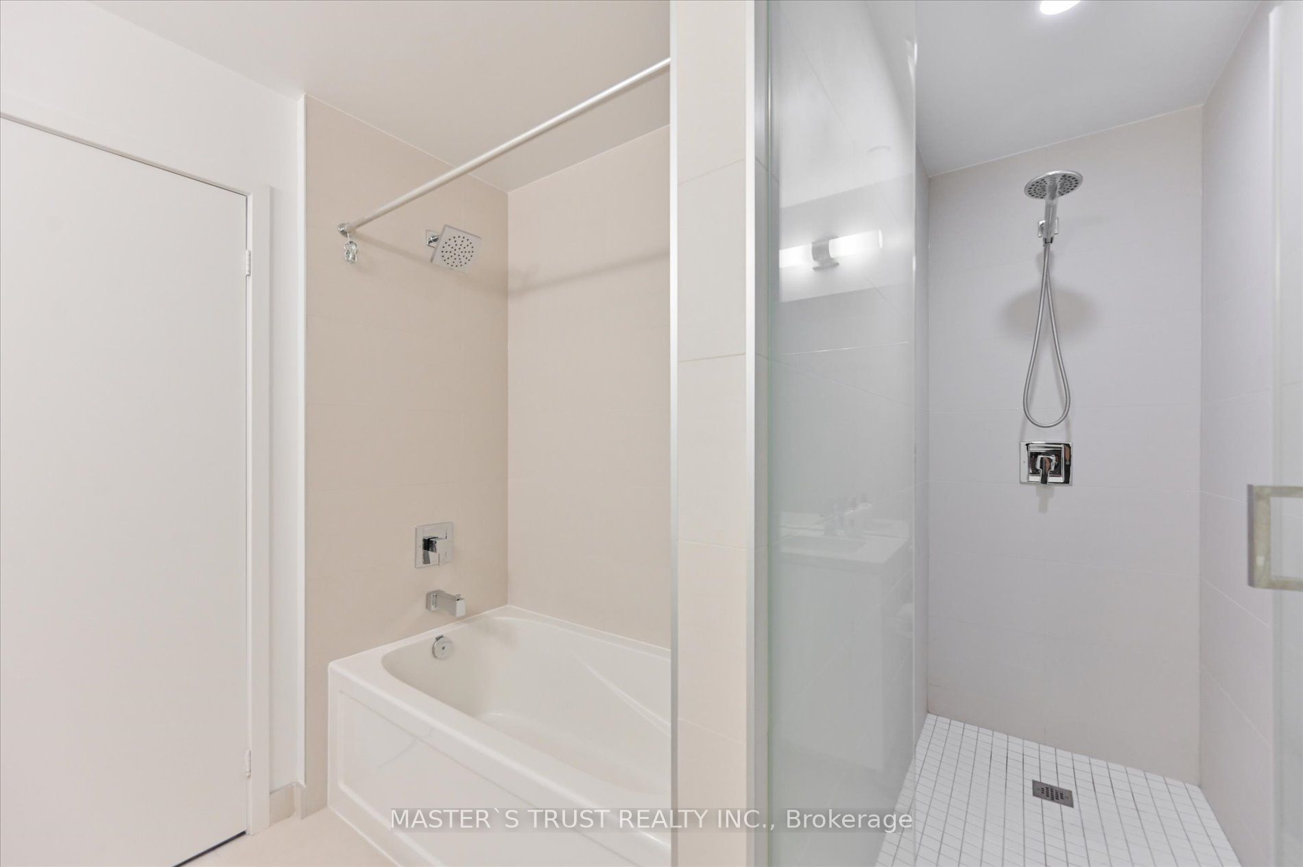 8 Eglinton Avenue E Ph 5801 Property Photo 23