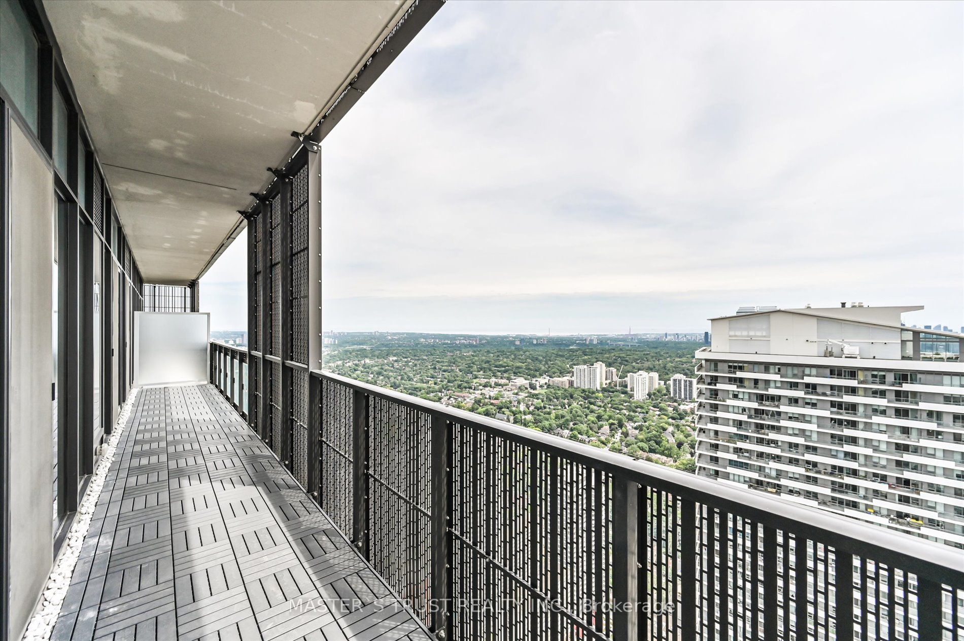 8 Eglinton Avenue E Ph 5801 Property Photo 27
