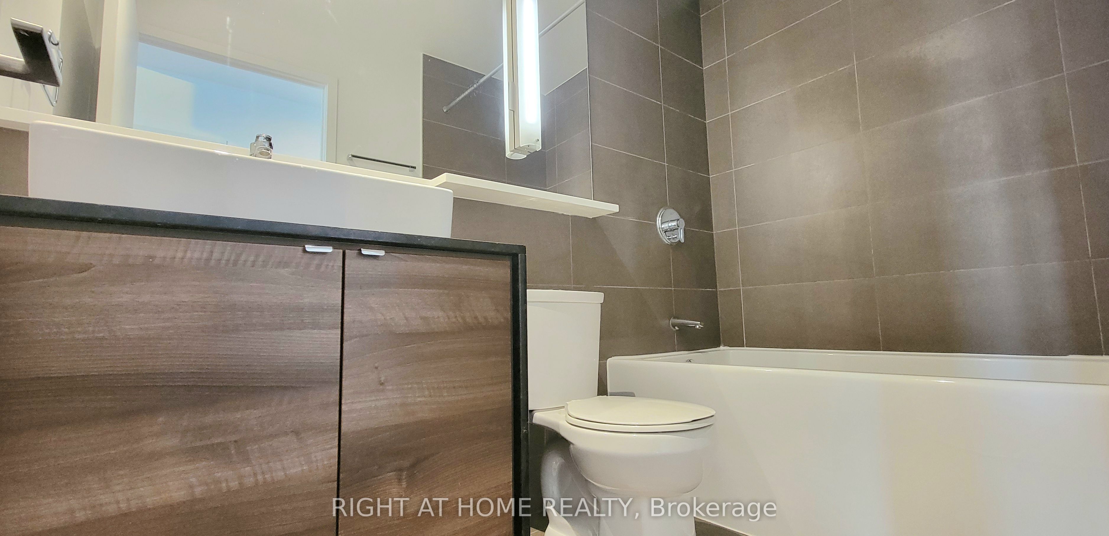 121 Mcmahon Drive 2703 Property Photo 14