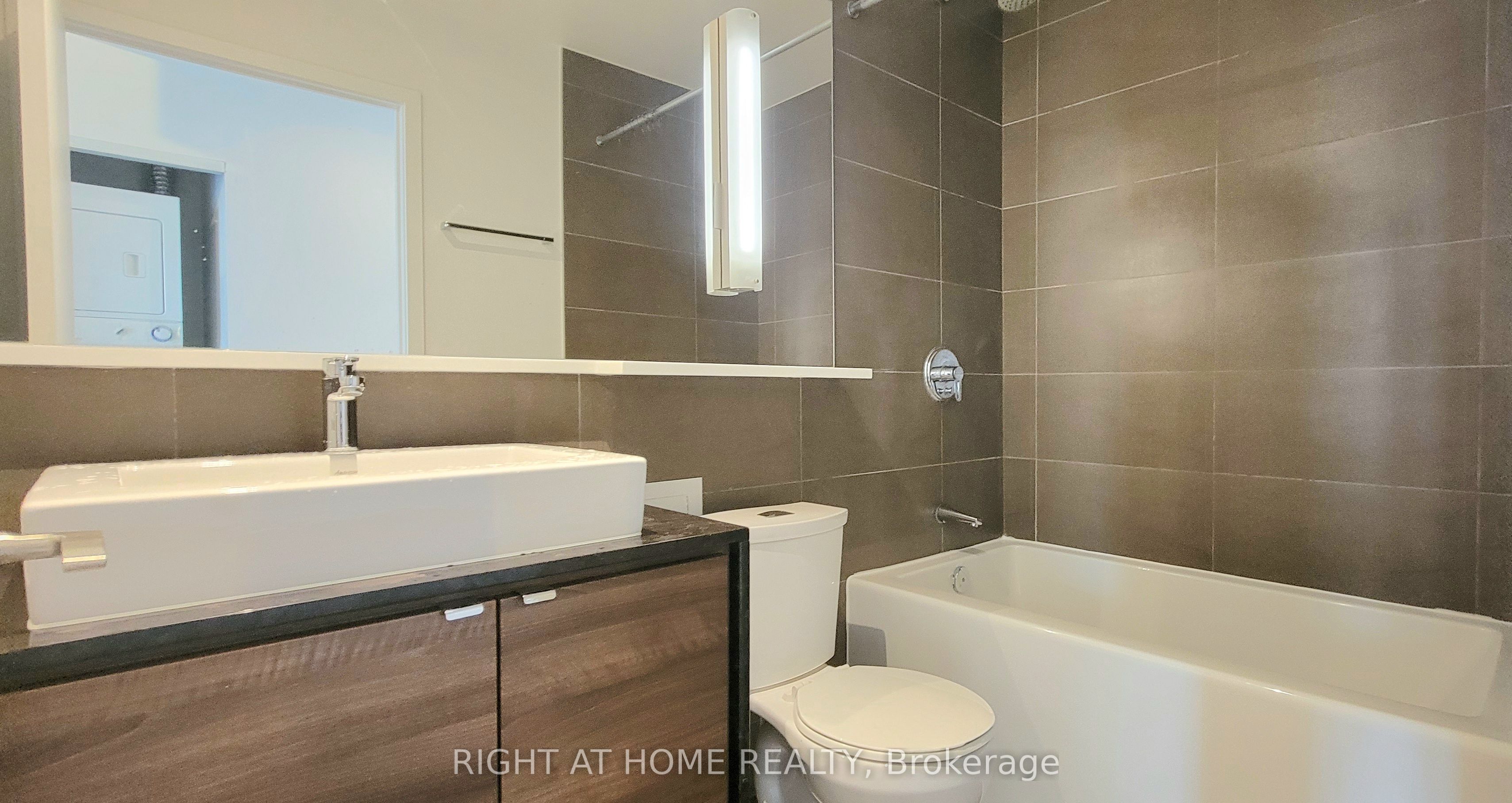 121 Mcmahon Drive 2703 Property Photo 15