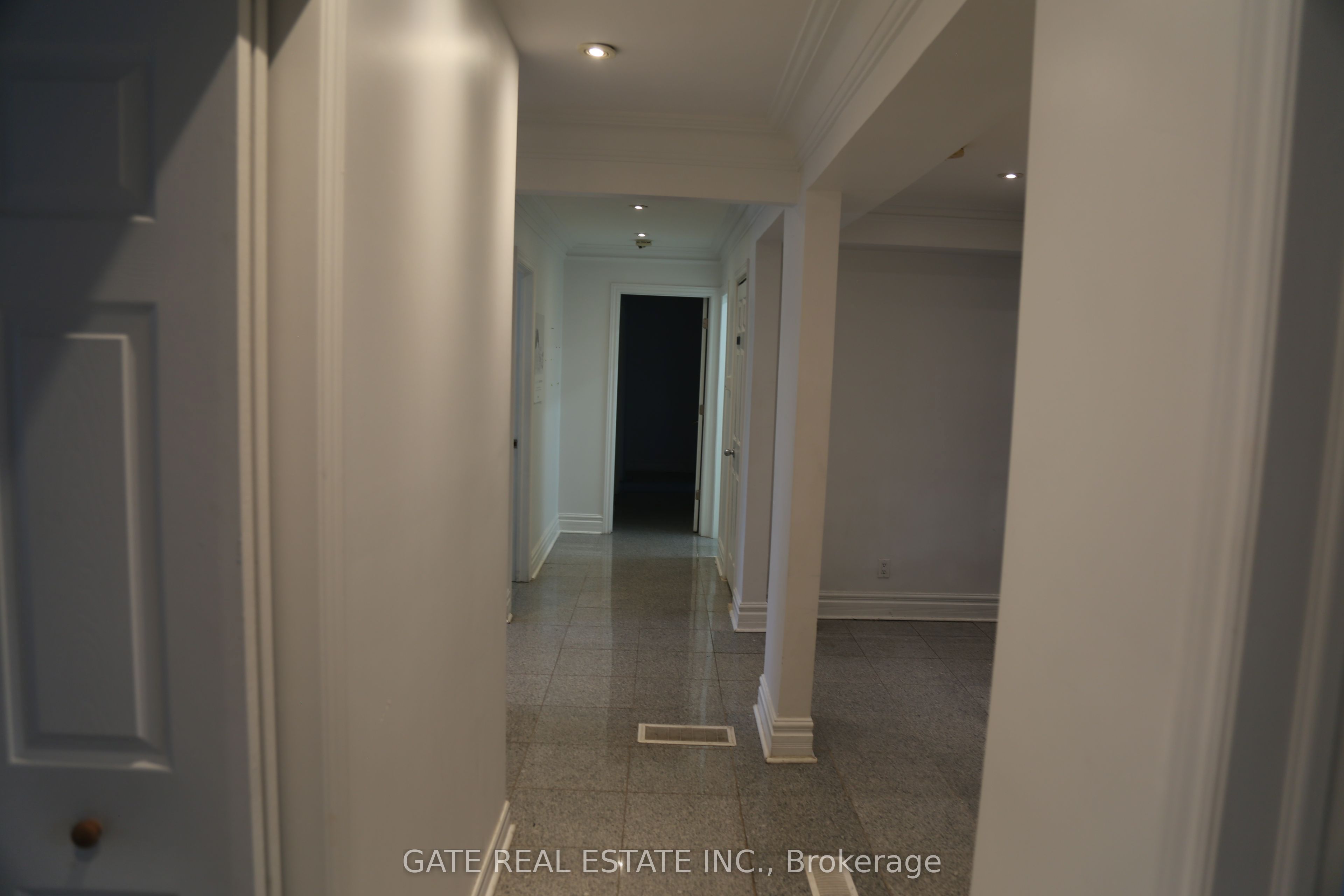 271 Finch Avenue W Property Photo 7