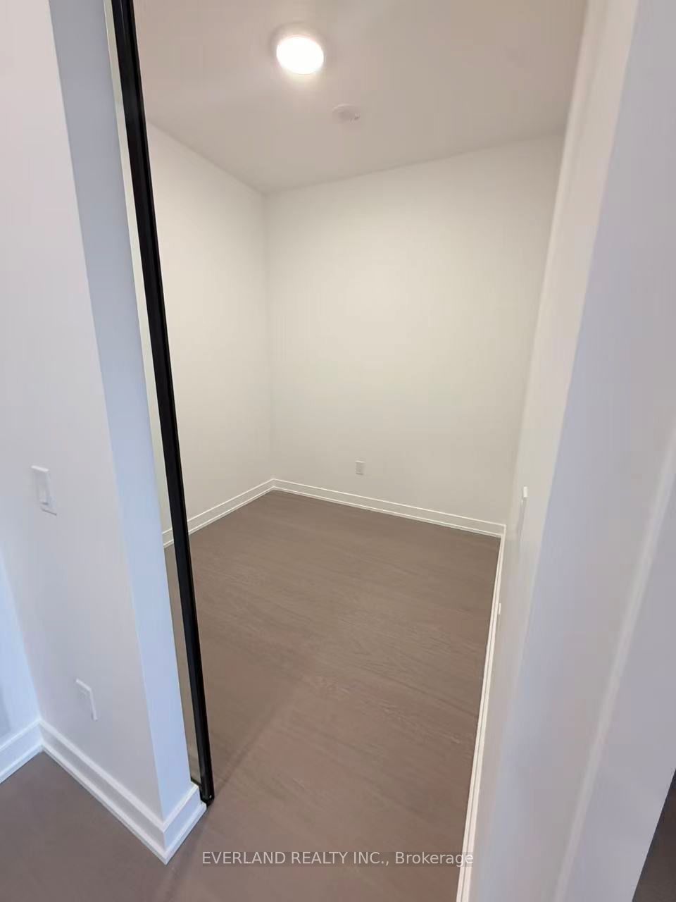 91 Montclair Avenue 717 Property Photo 3