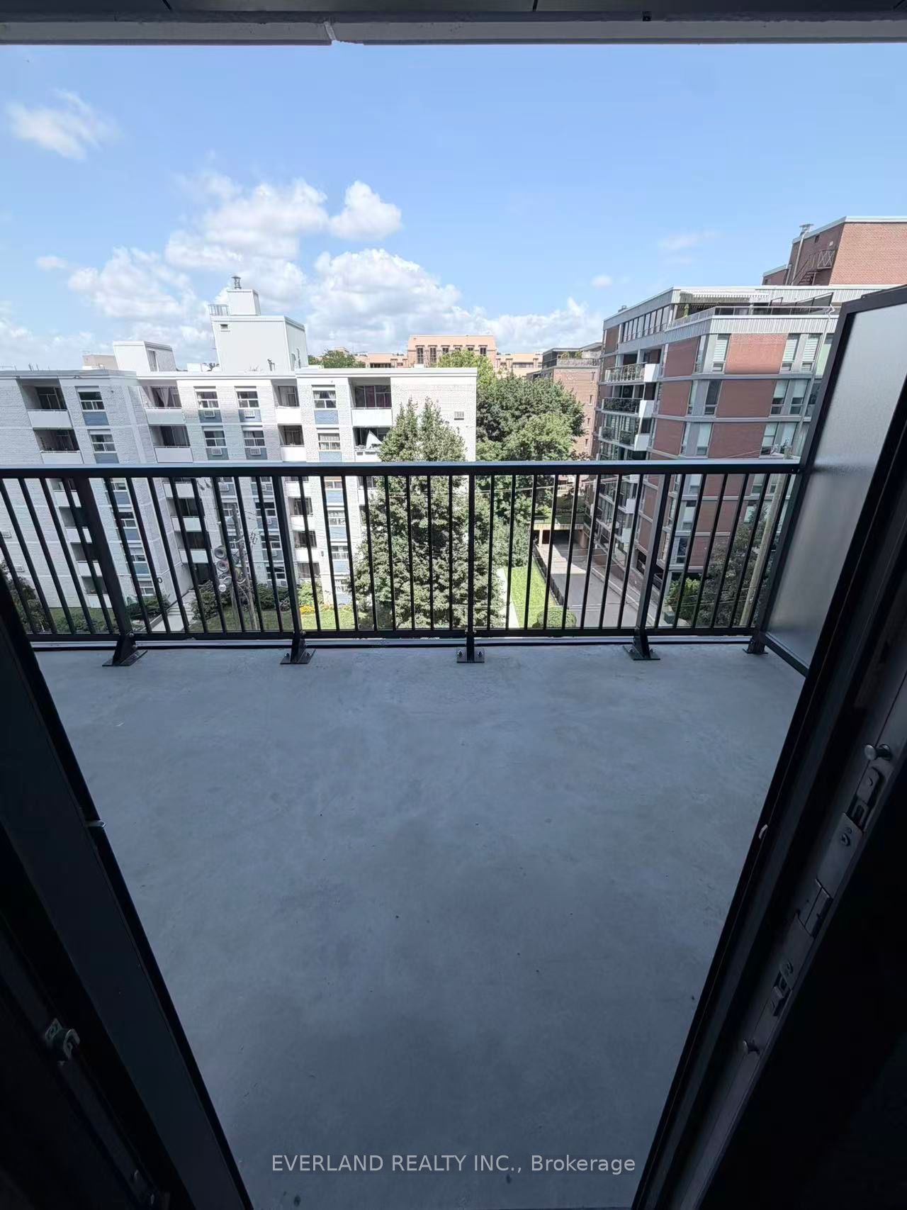 91 Montclair Avenue 717 Property Photo 8