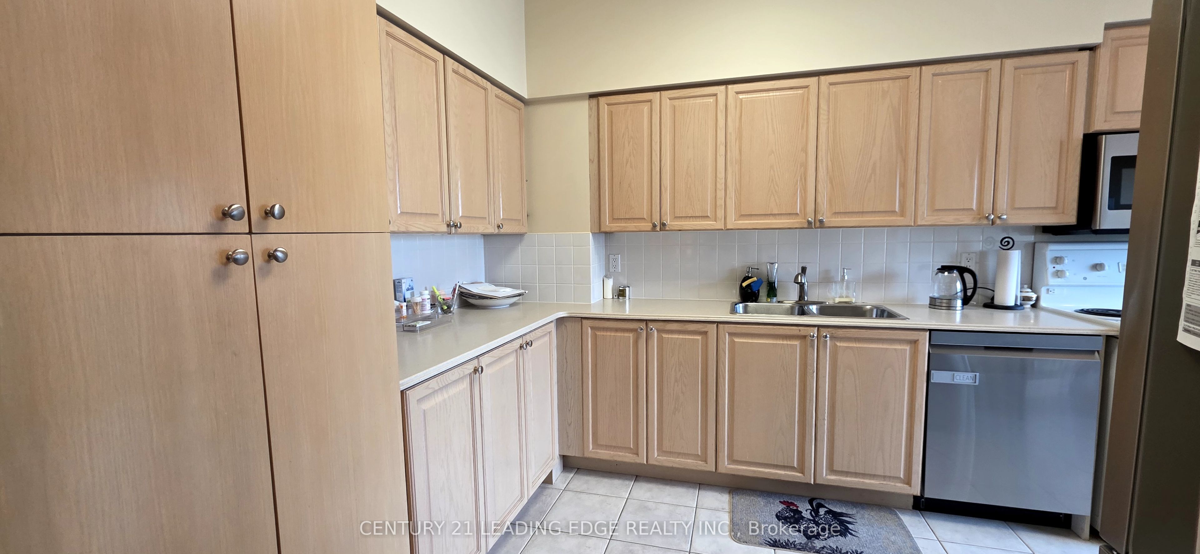 33 Empress Avenue Ph203 Property Photo 11