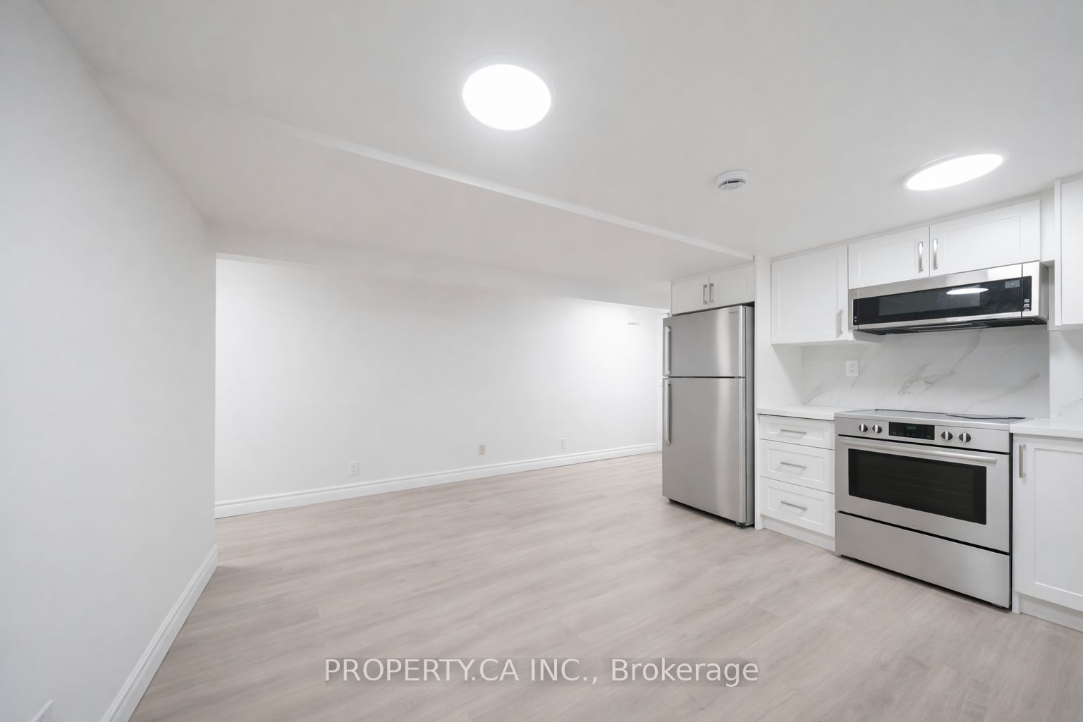 963 Avenue Road 5 Property Photo 6