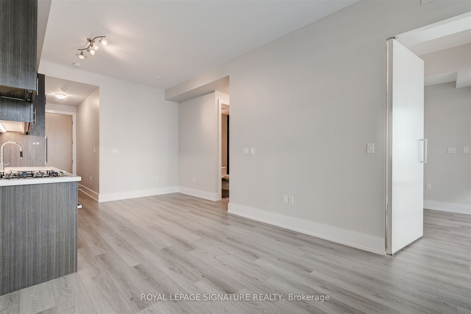 29 Queens Quay E 424 Property Photo 5