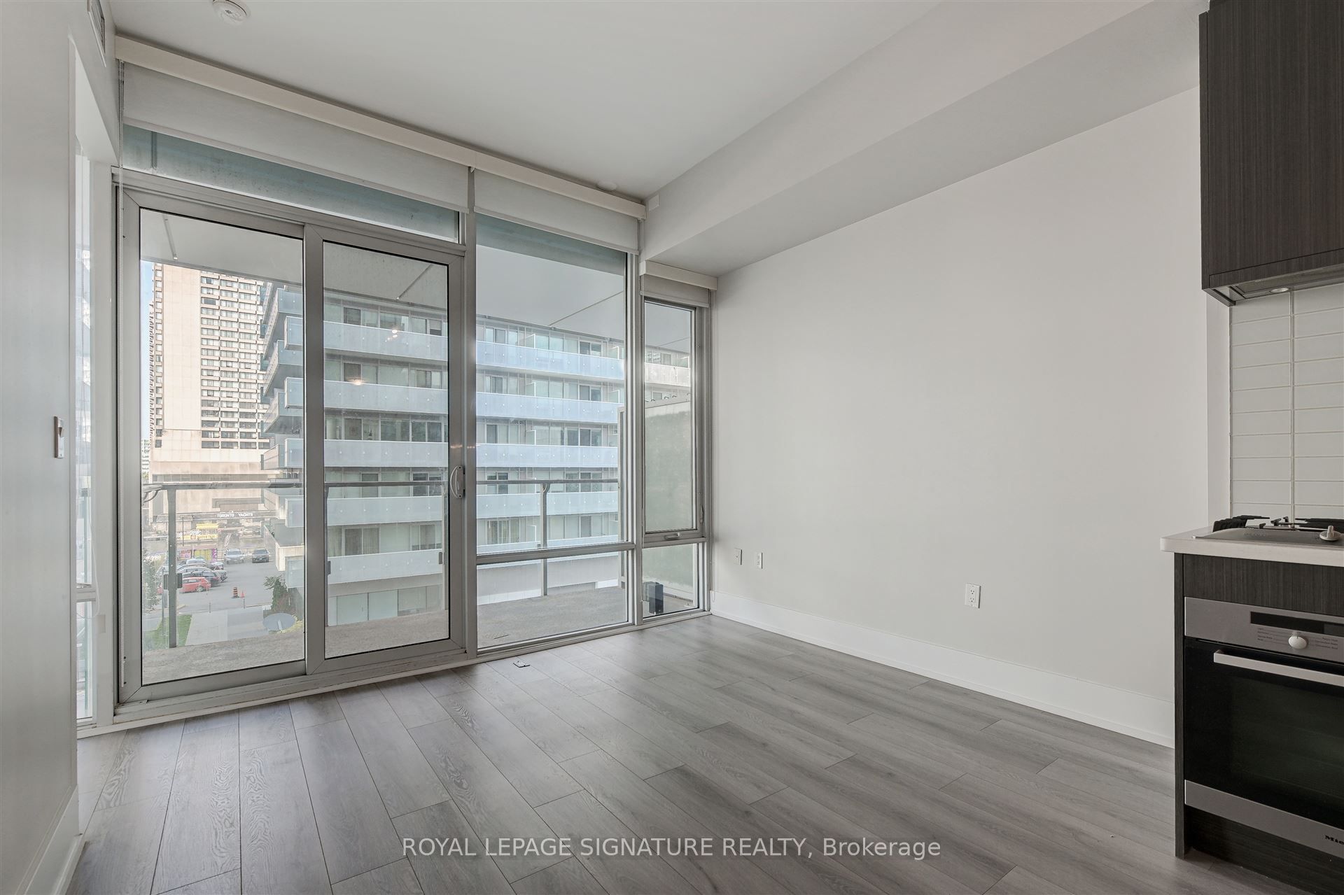 29 Queens Quay E 424 Property Photo 6