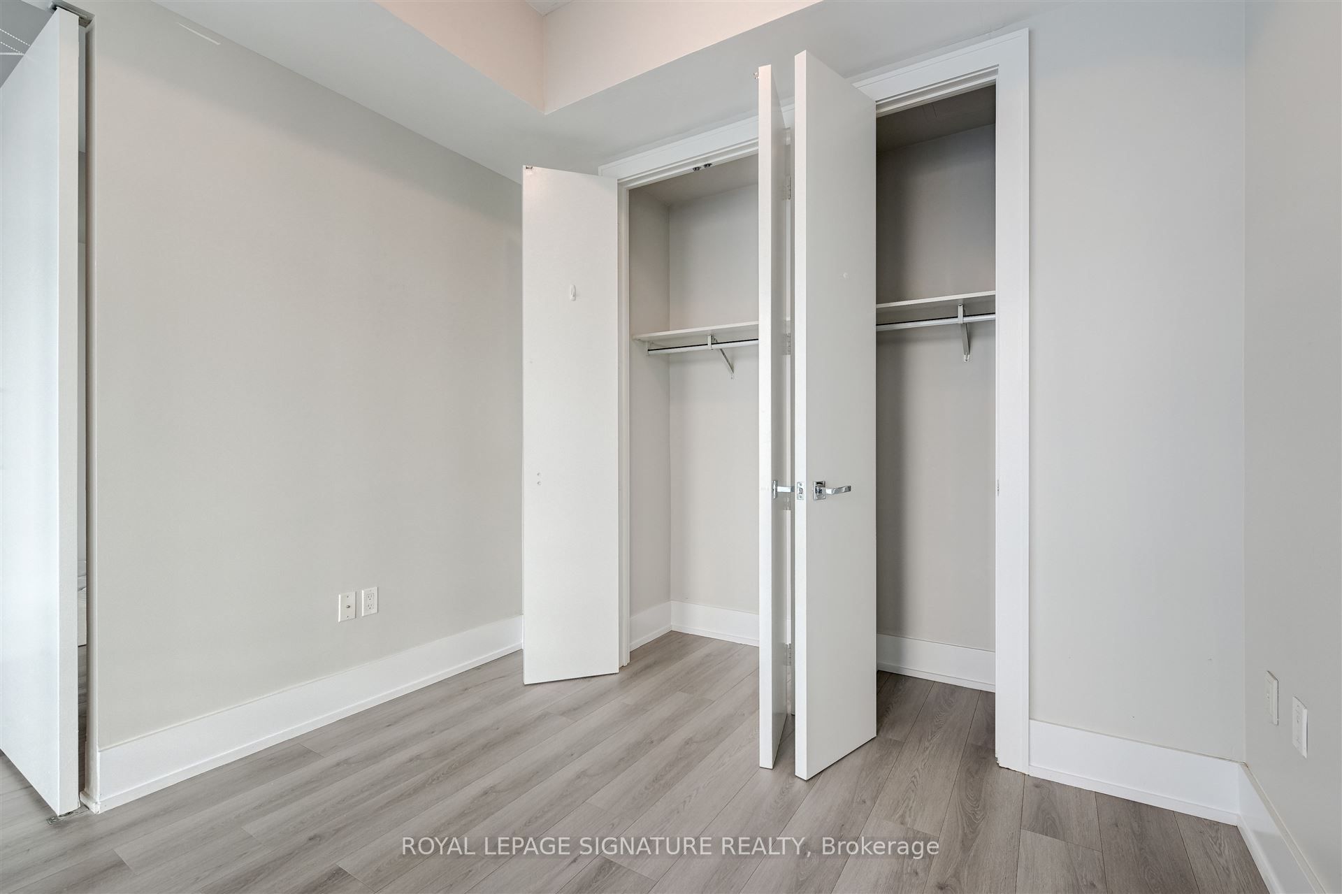 29 Queens Quay E 424 Property Photo 11