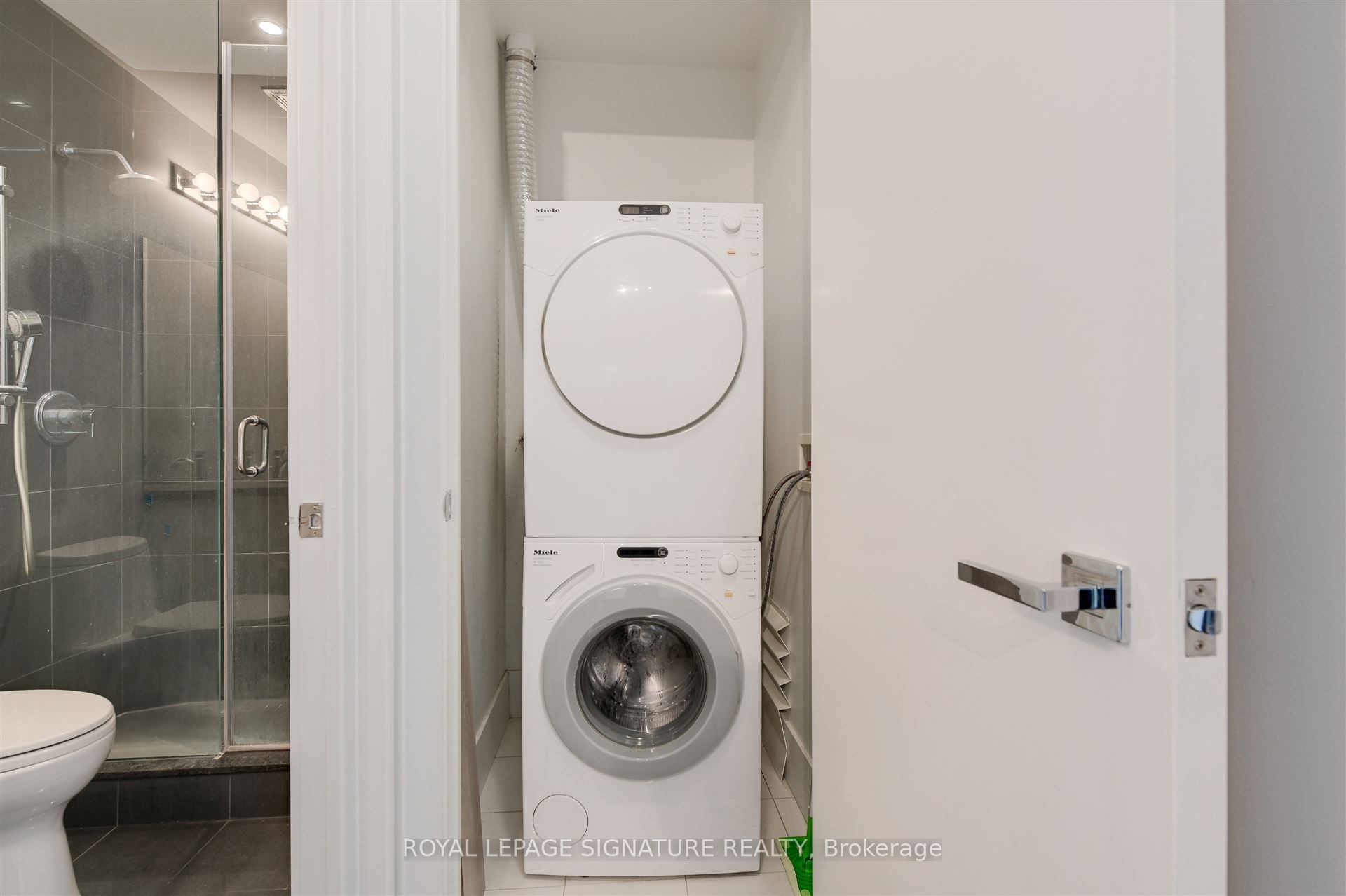 29 Queens Quay E 424 Property Photo 13