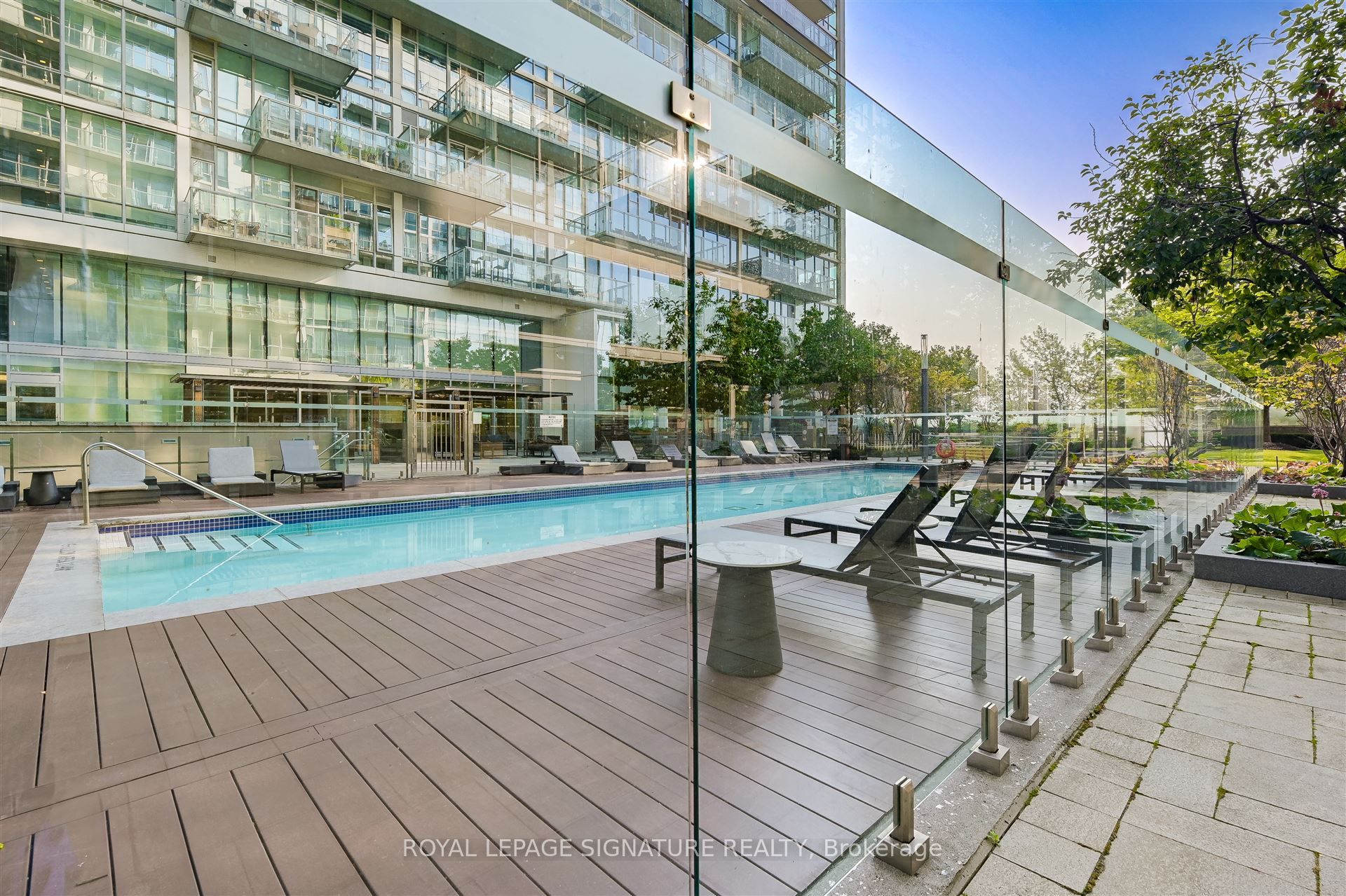 29 Queens Quay E 424 Property Photo 14