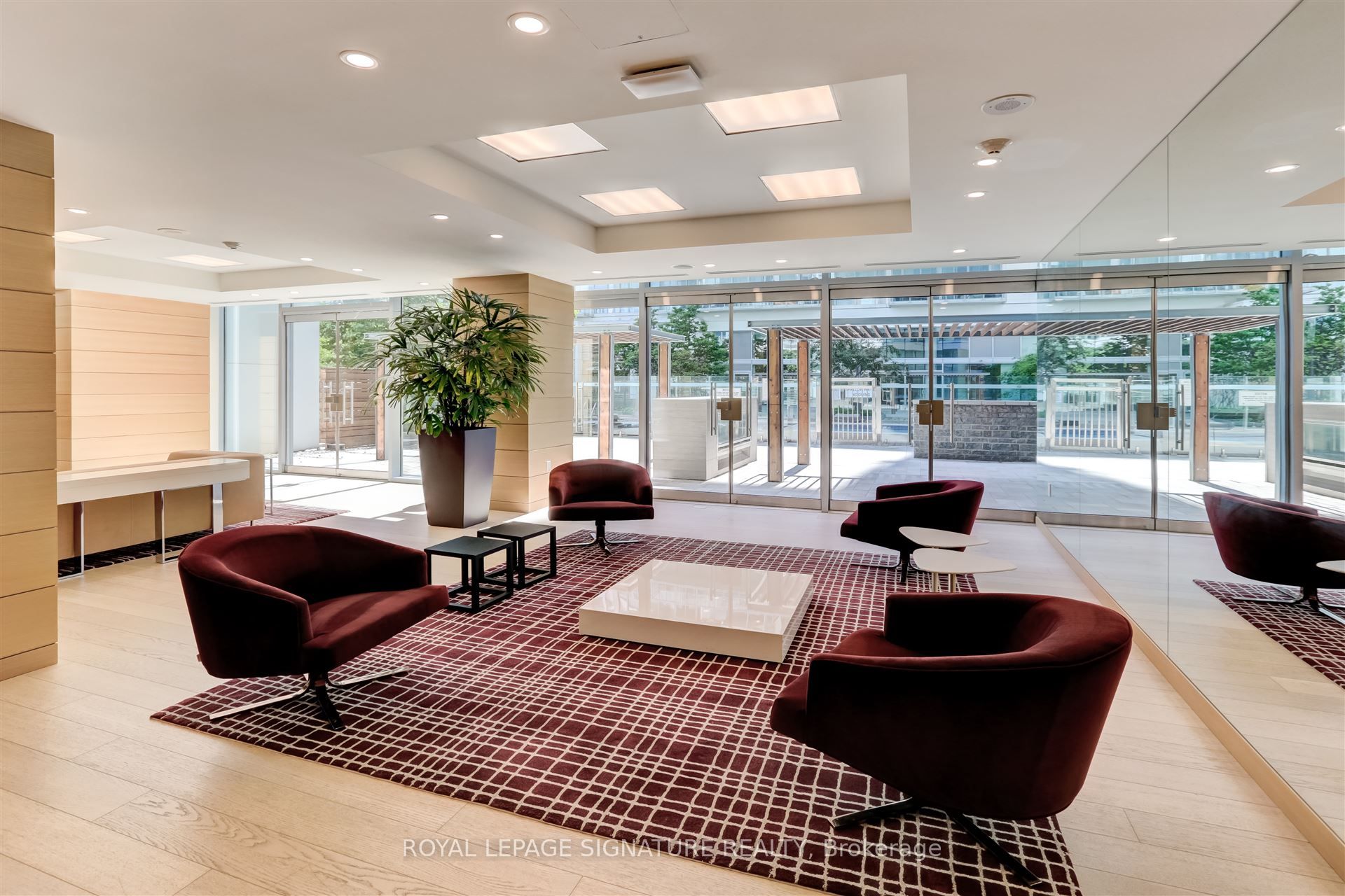 29 Queens Quay E 424 Property Photo 15