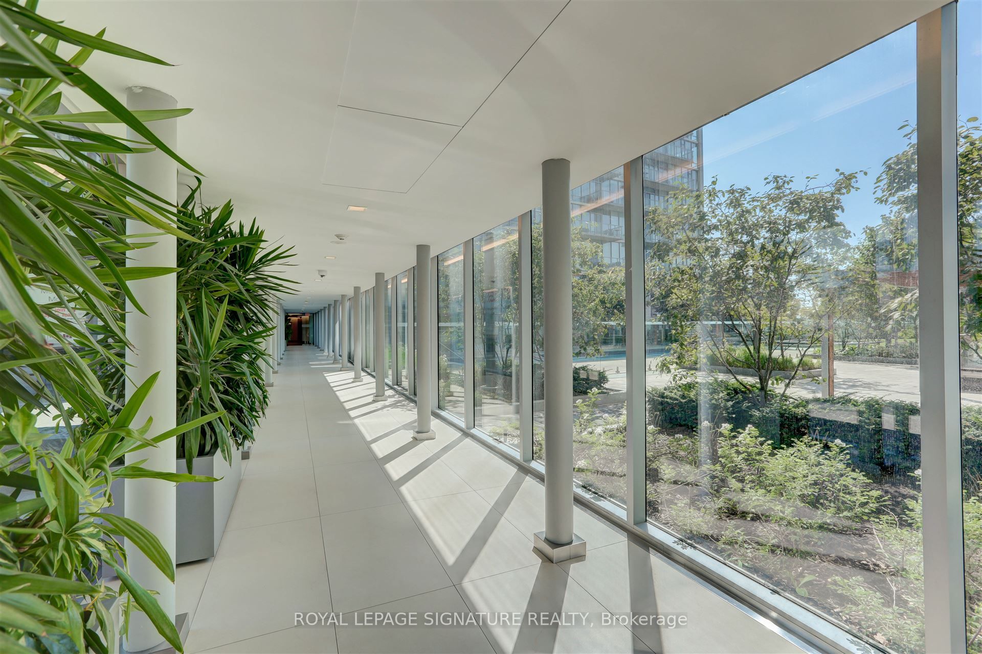 29 Queens Quay E 424 Property Photo 17