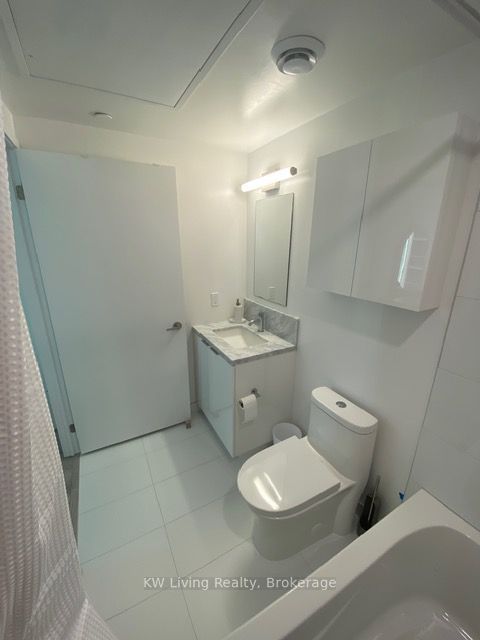 238 Simcoe Street 2908 Property Photo 32