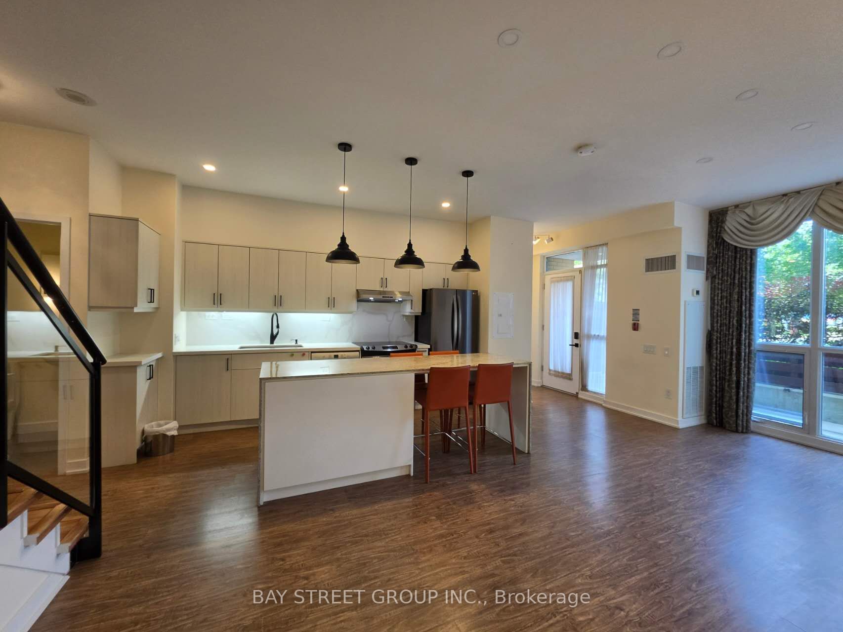 29 Singer Court Th 3 Property Photo 5