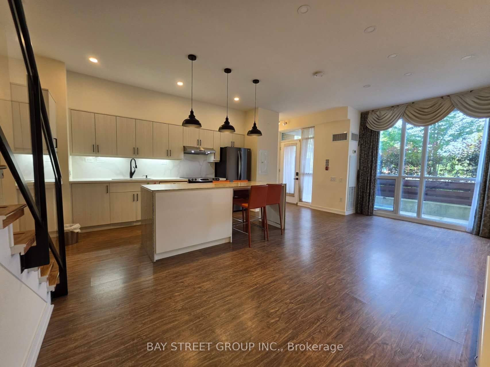 29 Singer Court Th 3 Property Photo 7