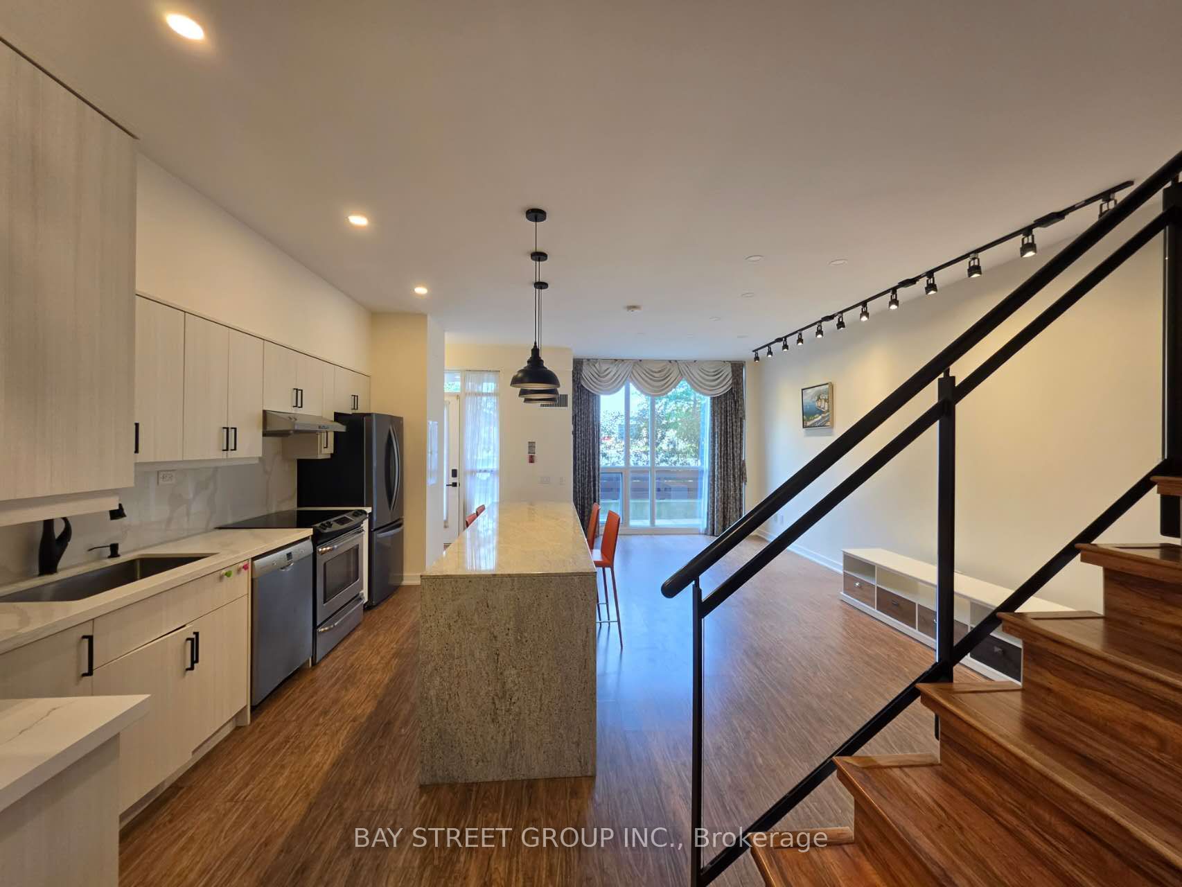 29 Singer Court Th 3 Property Photo 8