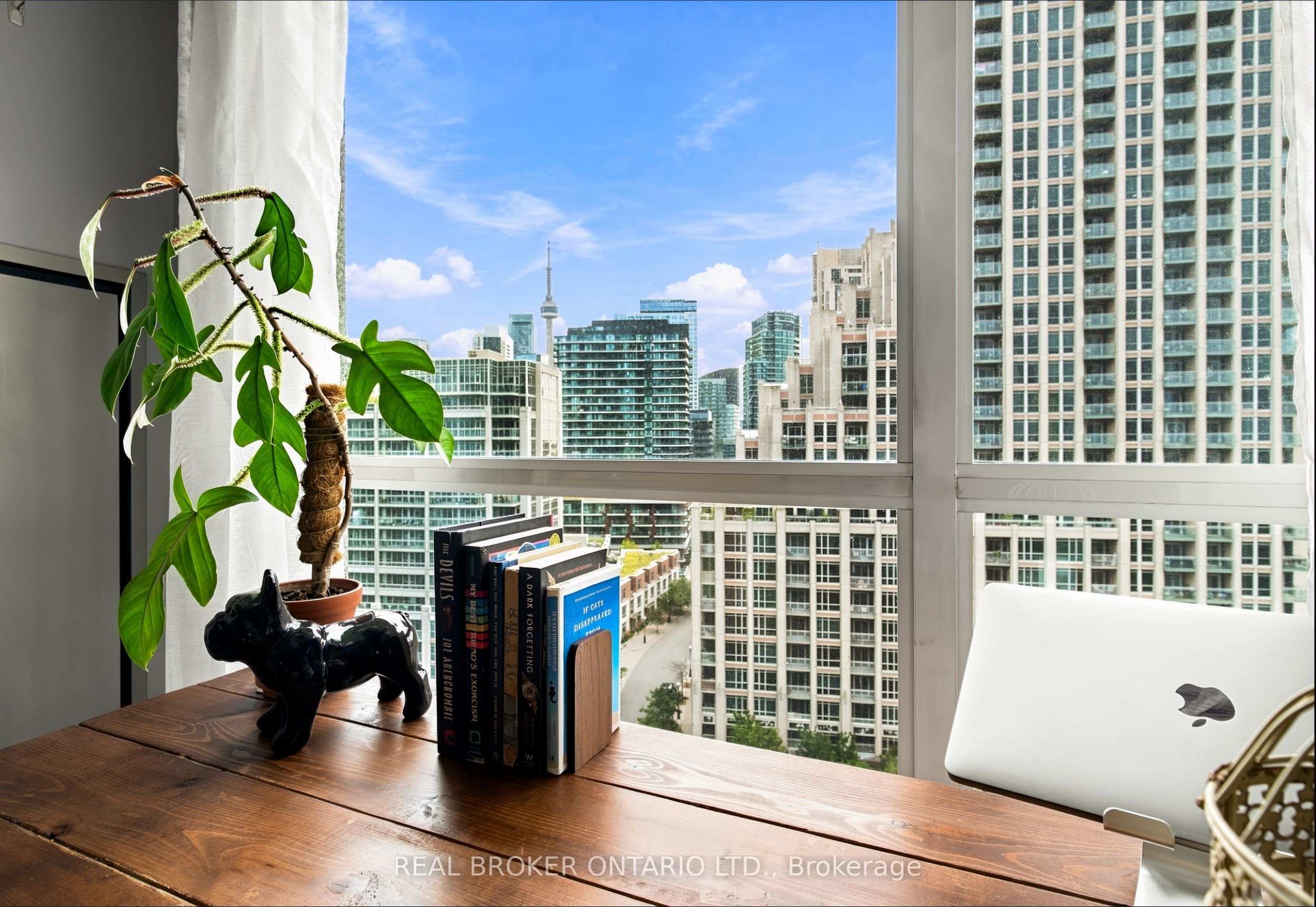 215 Fort York Boulevard 1312 Property Photo 2