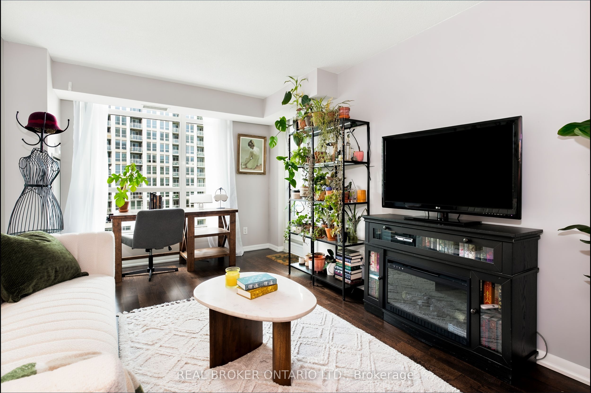 215 Fort York Boulevard 1312 Property Photo 3