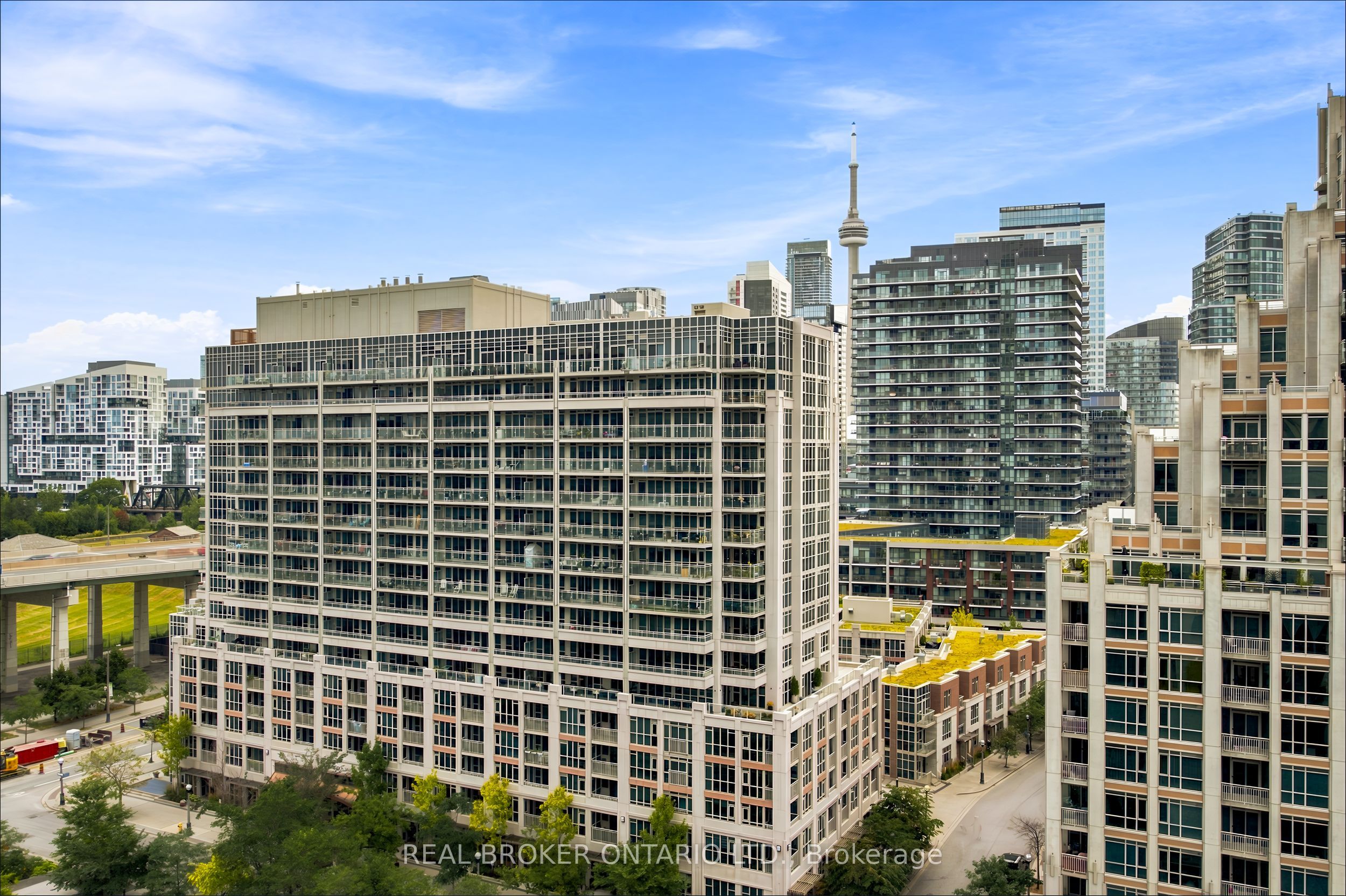 215 Fort York Boulevard 1312 Property Photo 9