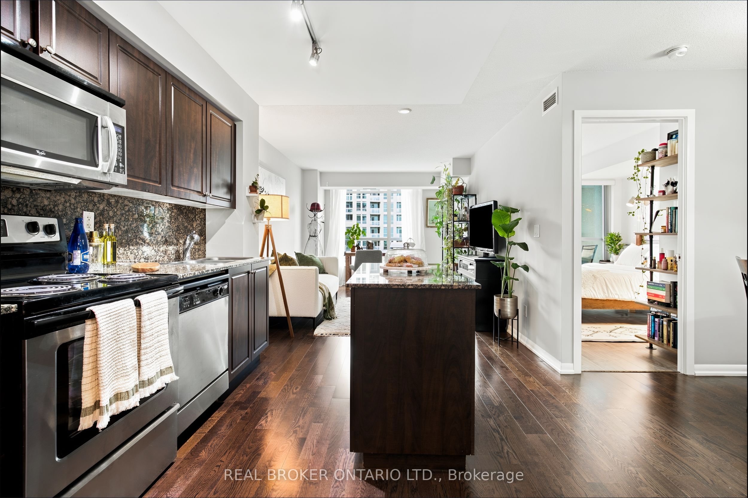 215 Fort York Boulevard 1312 Property Photo 11
