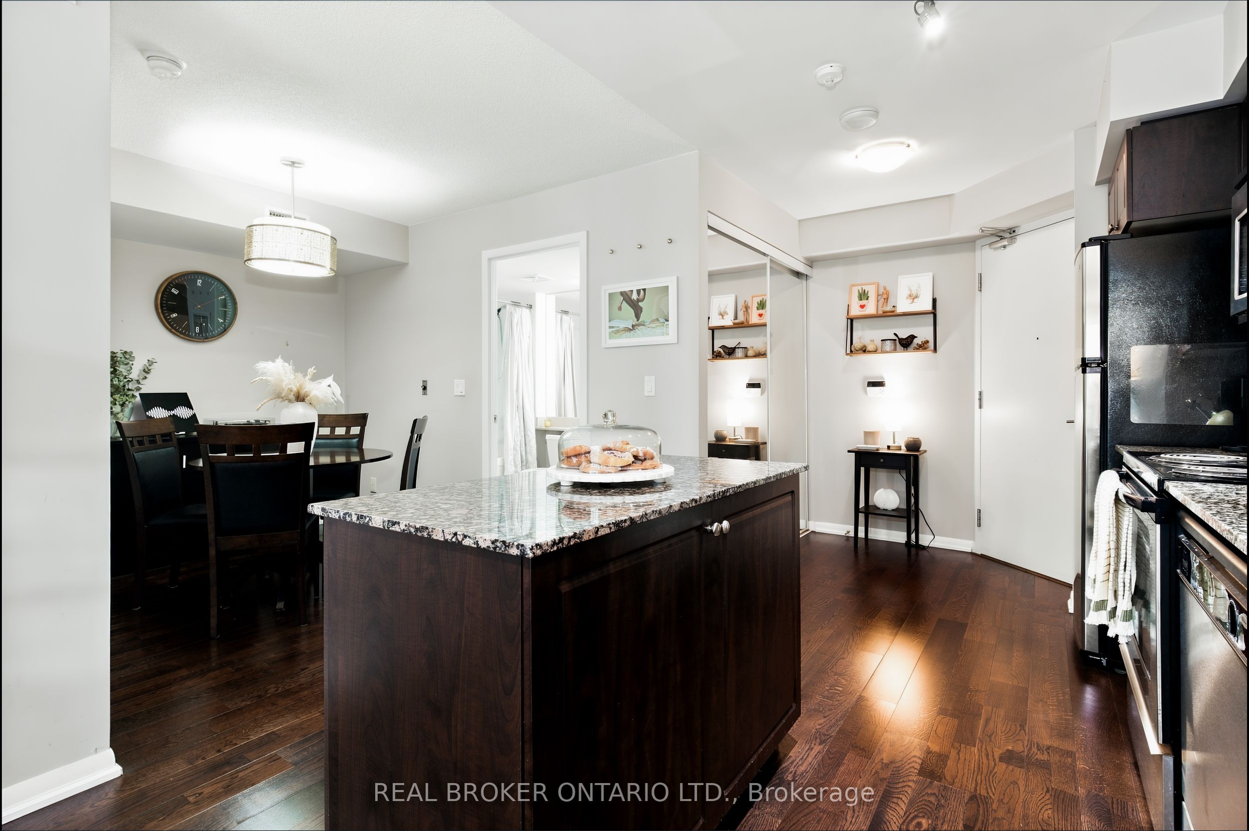 215 Fort York Boulevard 1312 Property Photo 15