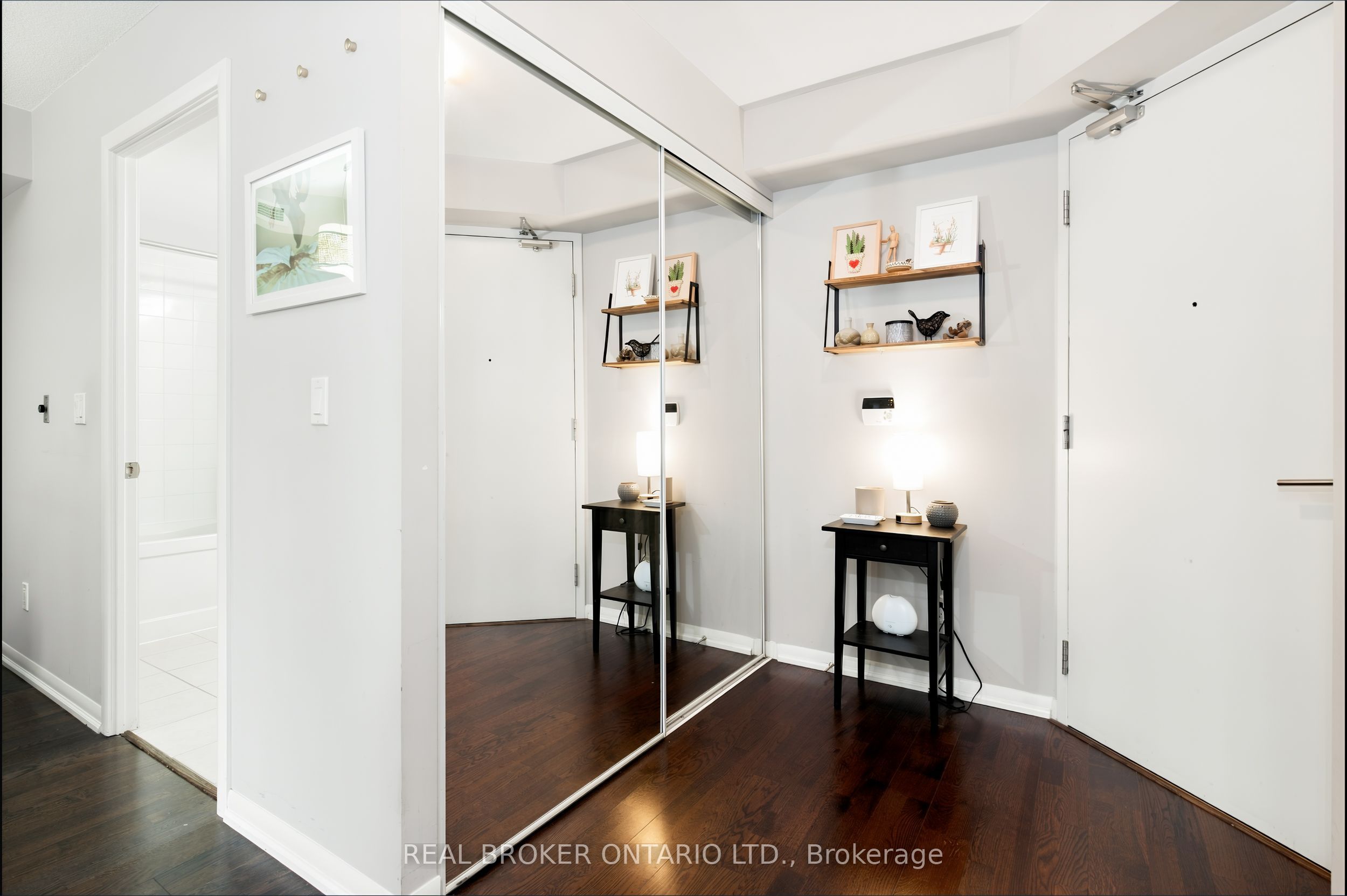 215 Fort York Boulevard 1312 Property Photo 16
