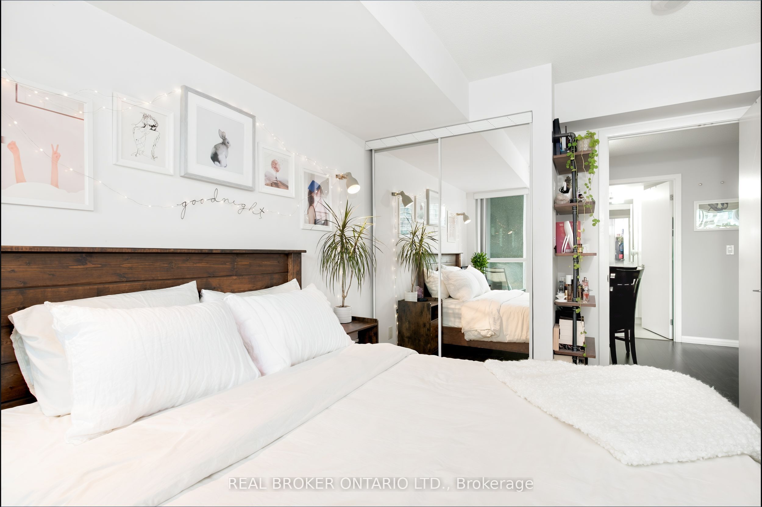 215 Fort York Boulevard 1312 Property Photo 22