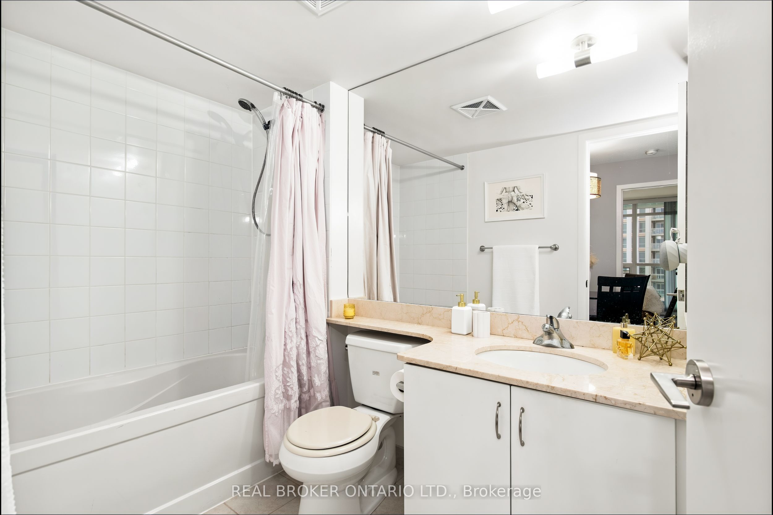 215 Fort York Boulevard 1312 Property Photo 24